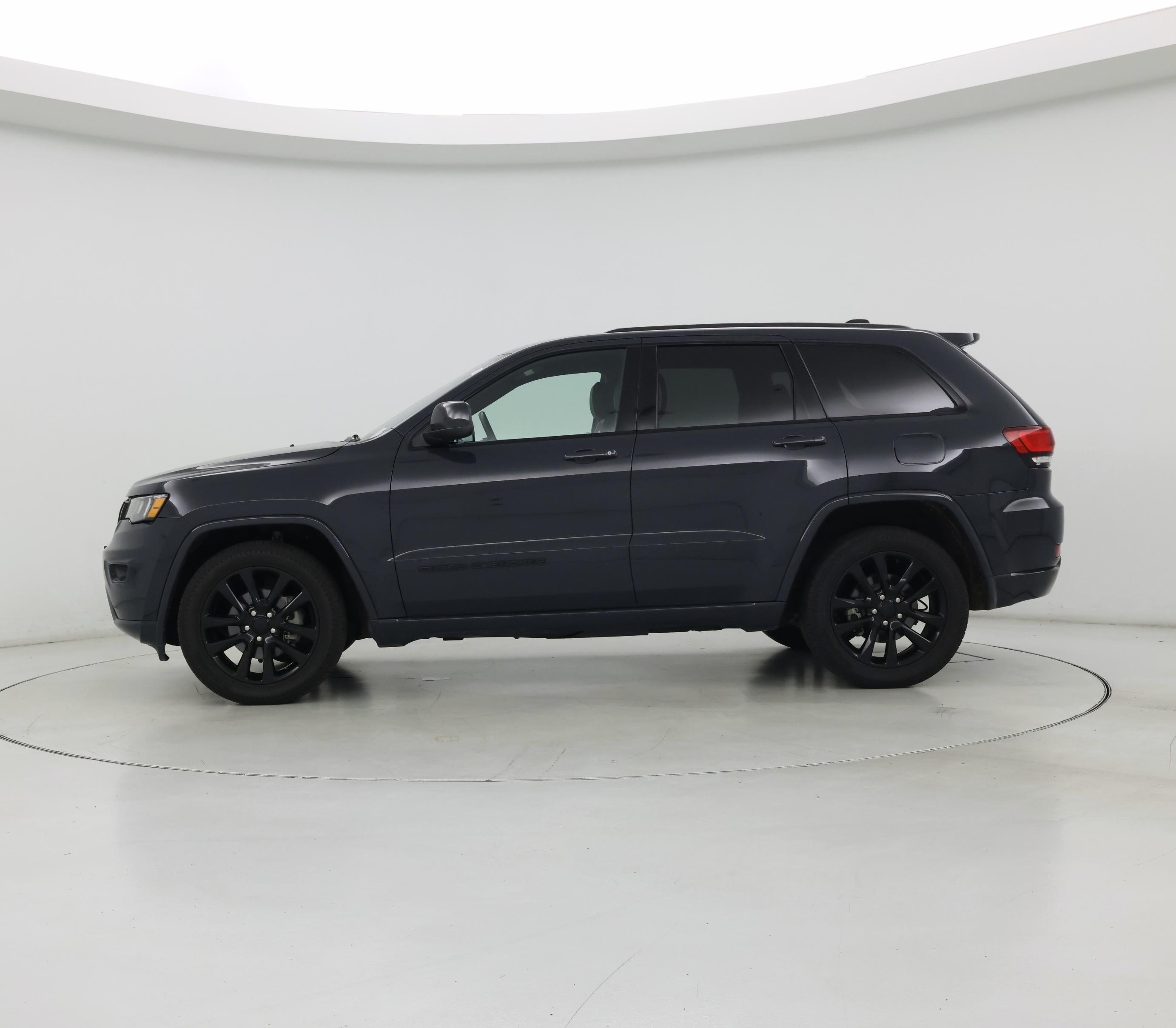 Thumbnail: 2018 Jeep Grand Cherokee - 3