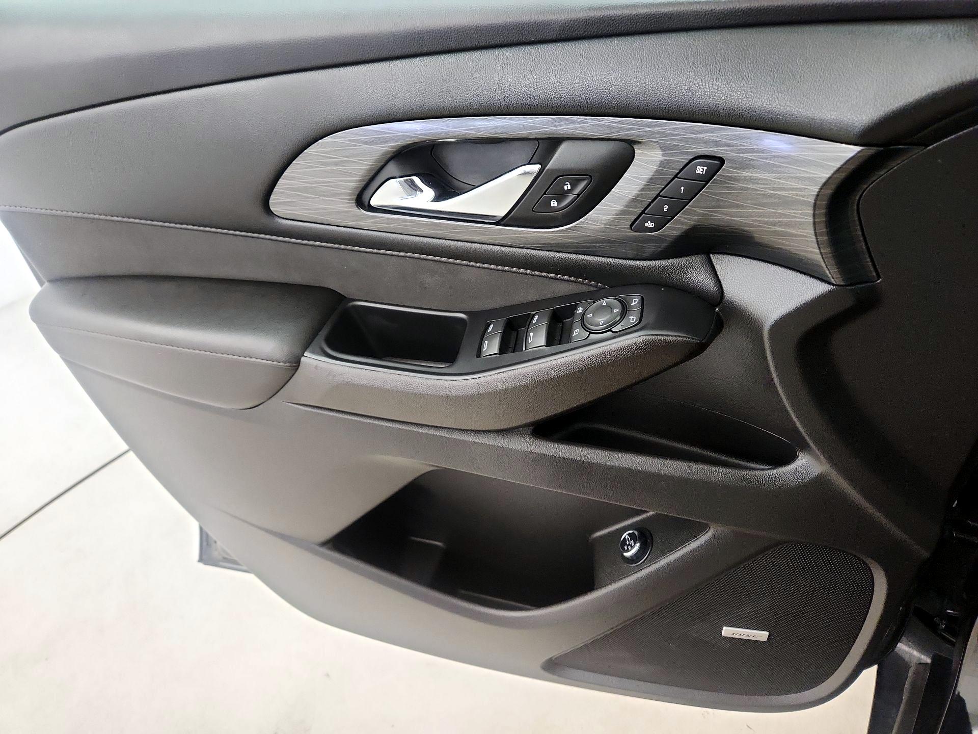 Thumbnail: 2022 Chevrolet Traverse - 12