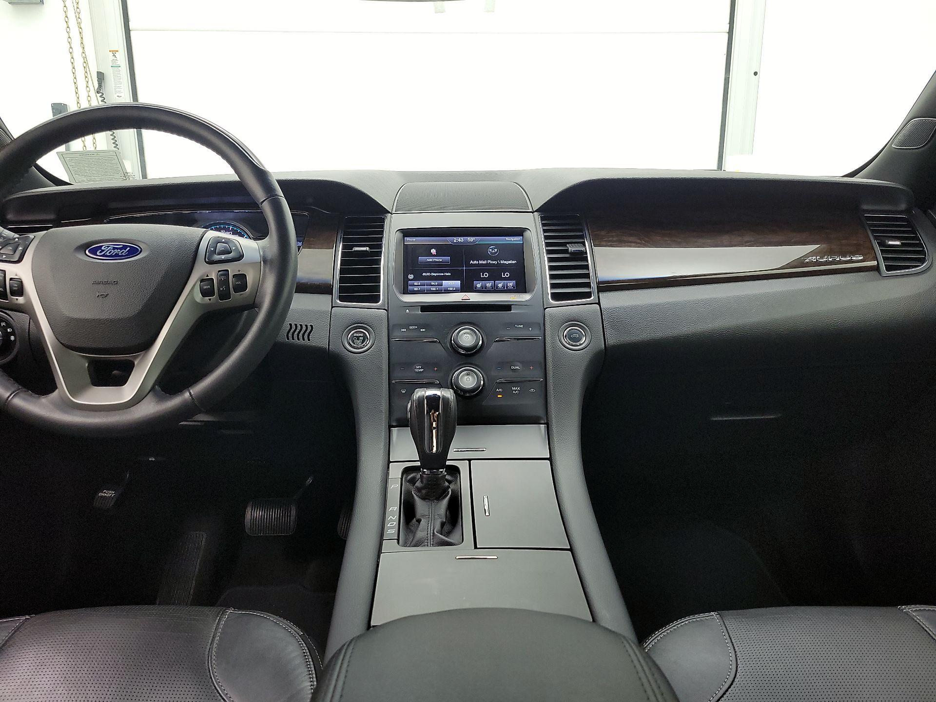 Thumbnail: 2015 Ford Taurus - 9