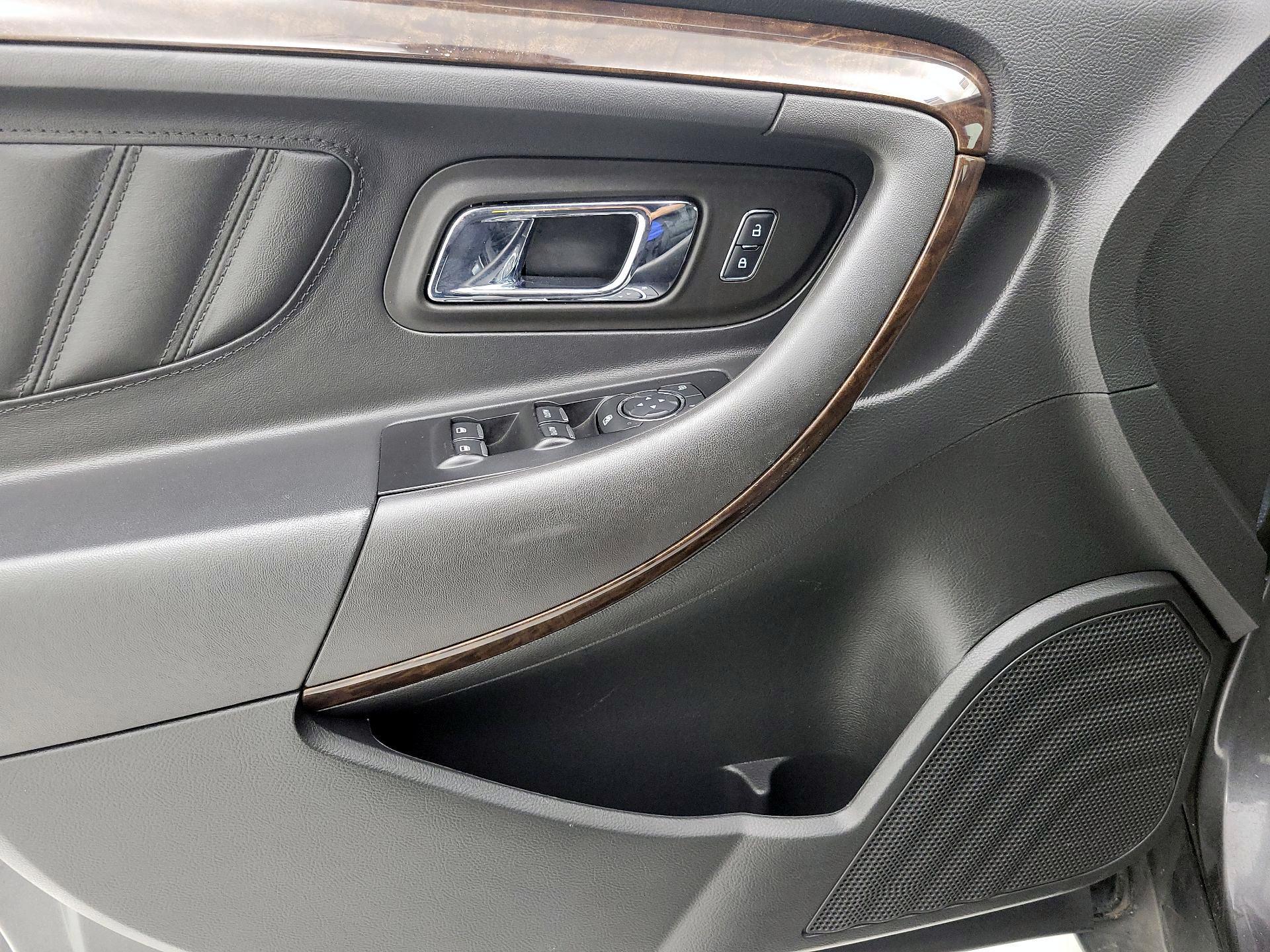 Thumbnail: 2015 Ford Taurus - 12