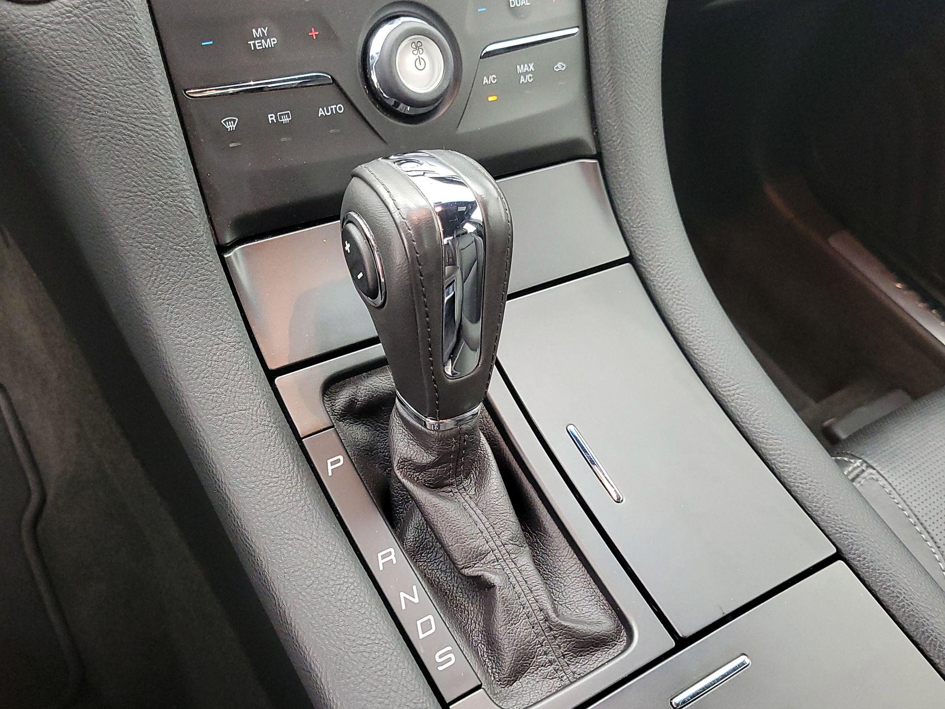 Thumbnail: 2015 Ford Taurus - 18