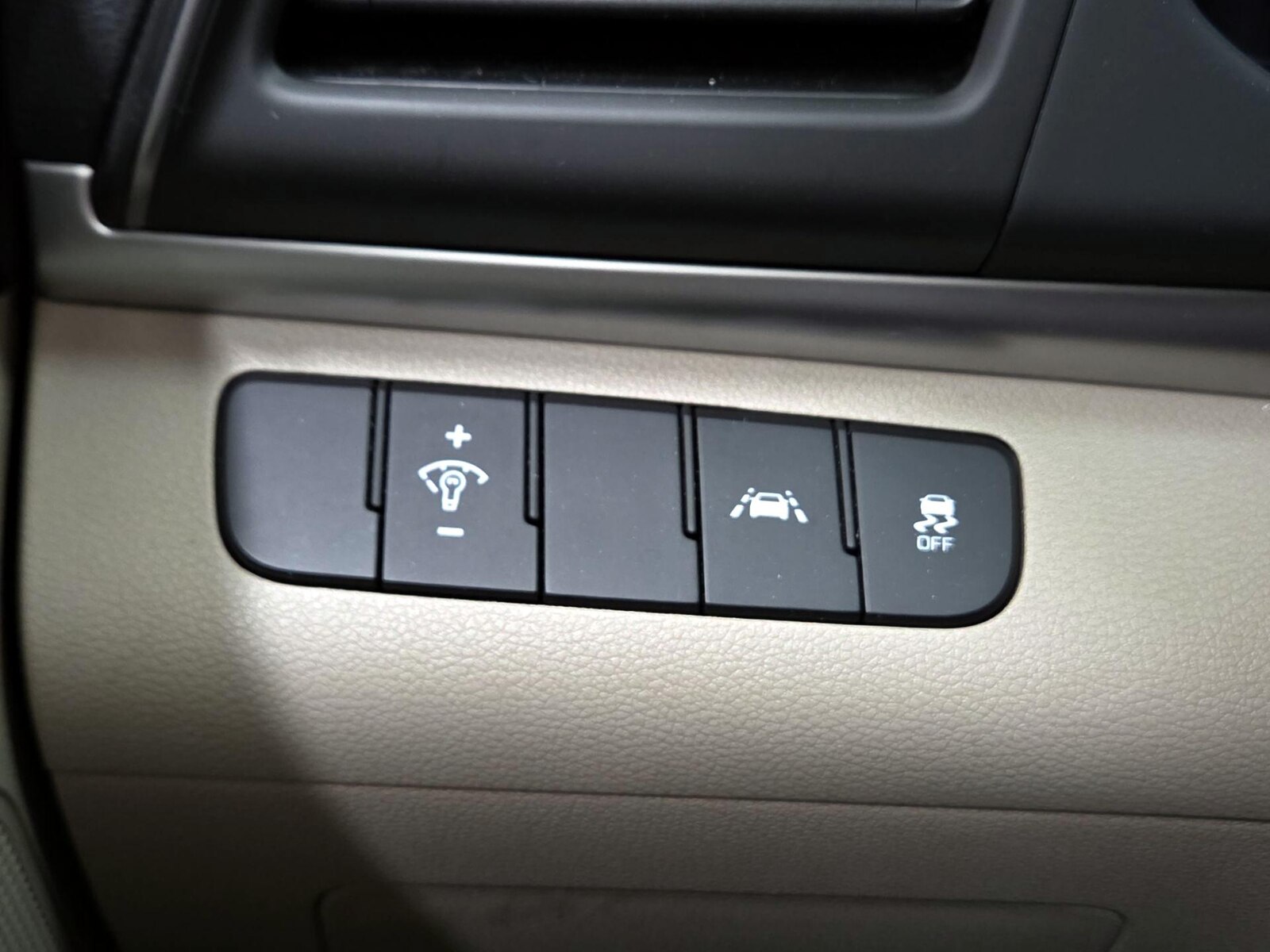 2020 Hyundai Elantra SE - Photo 14