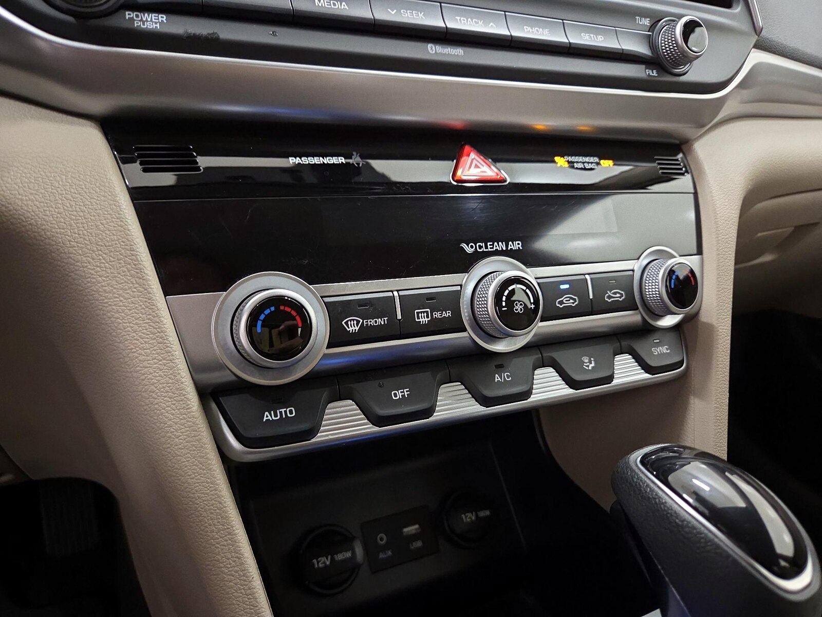 2020 Hyundai Elantra SE - Photo 17