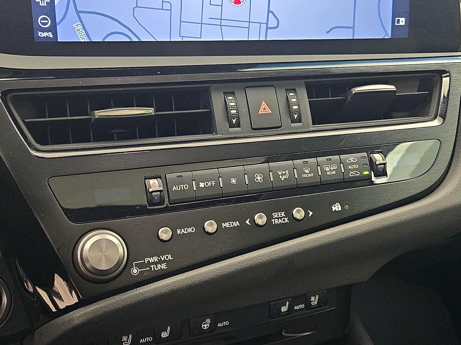 2022 Lexus ES 350 - Photo 18
