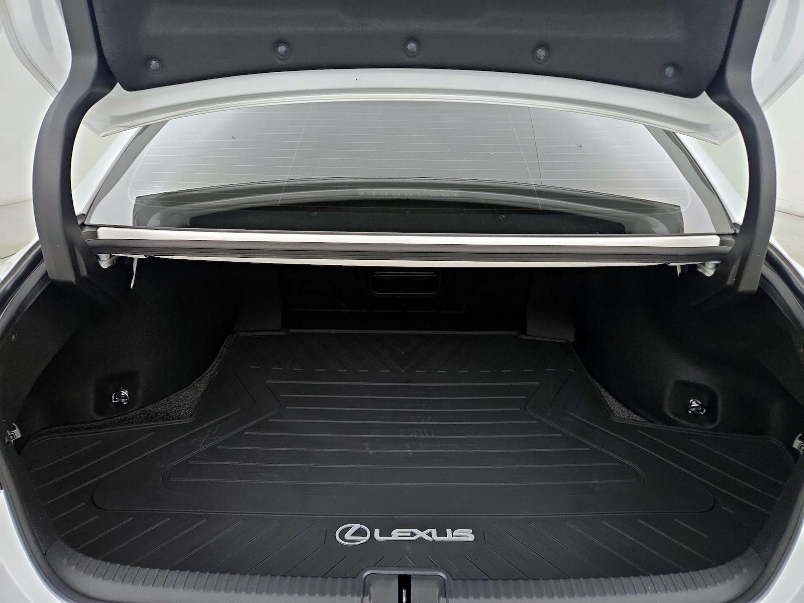 2022 Lexus ES 350 - Photo 23