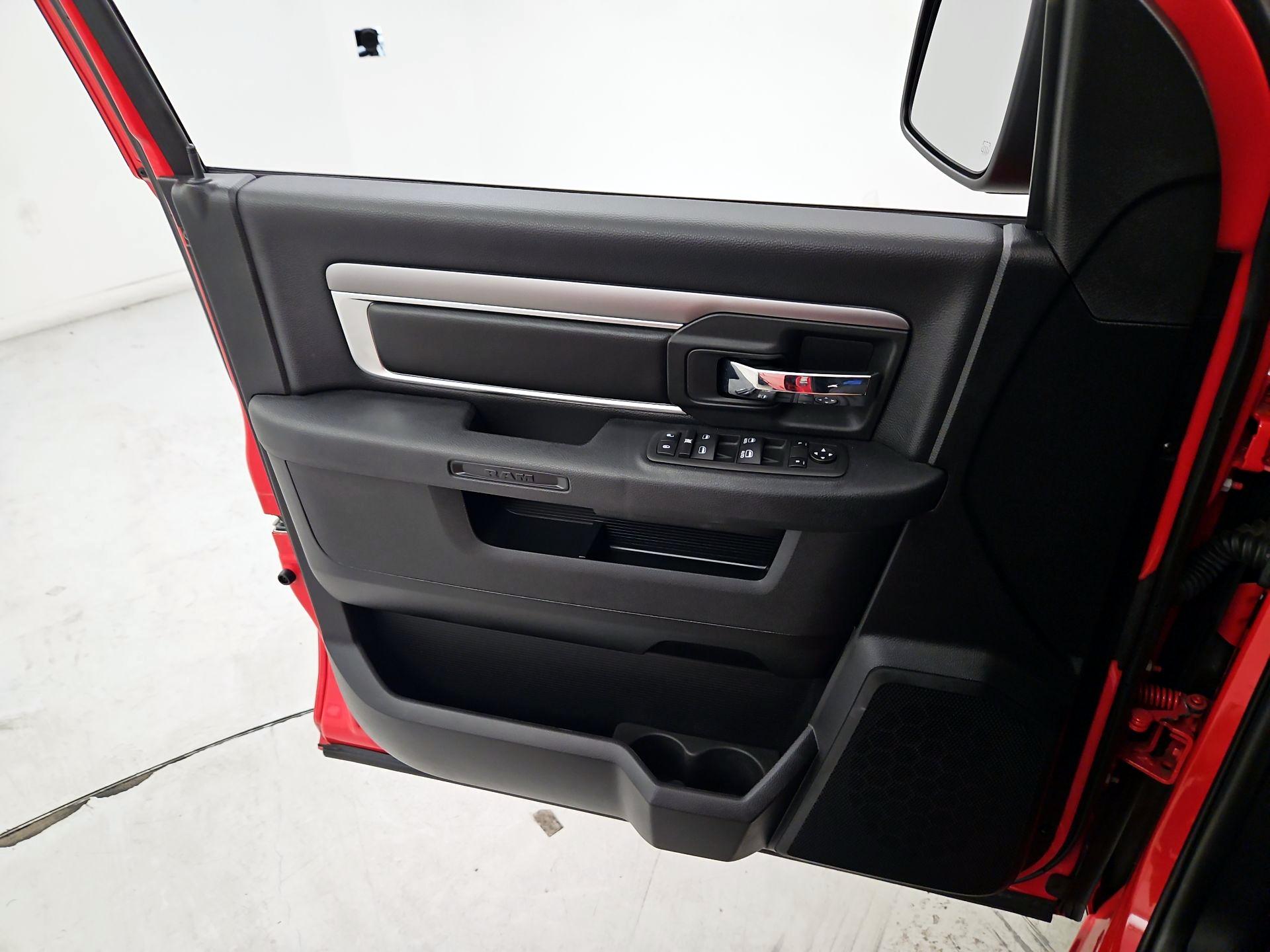 Thumbnail: 2022 RAM 1500 Classic - 12