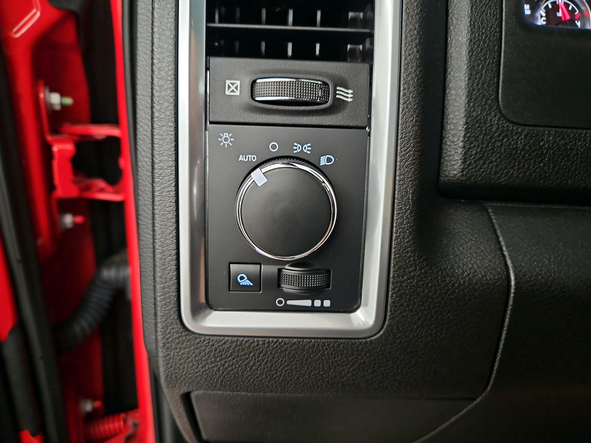 Thumbnail: 2022 RAM 1500 Classic - 13