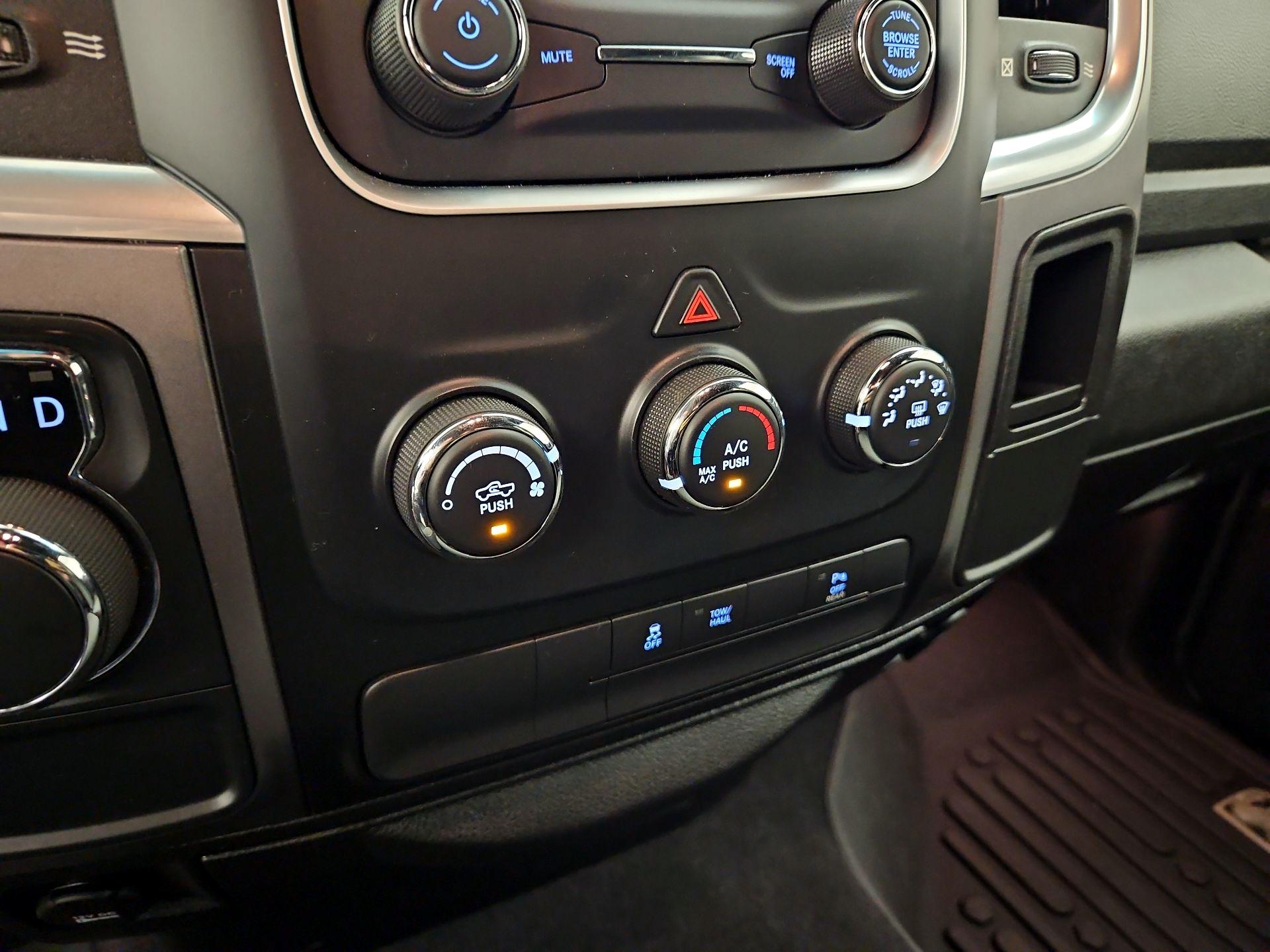 Thumbnail: 2022 RAM 1500 Classic - 16