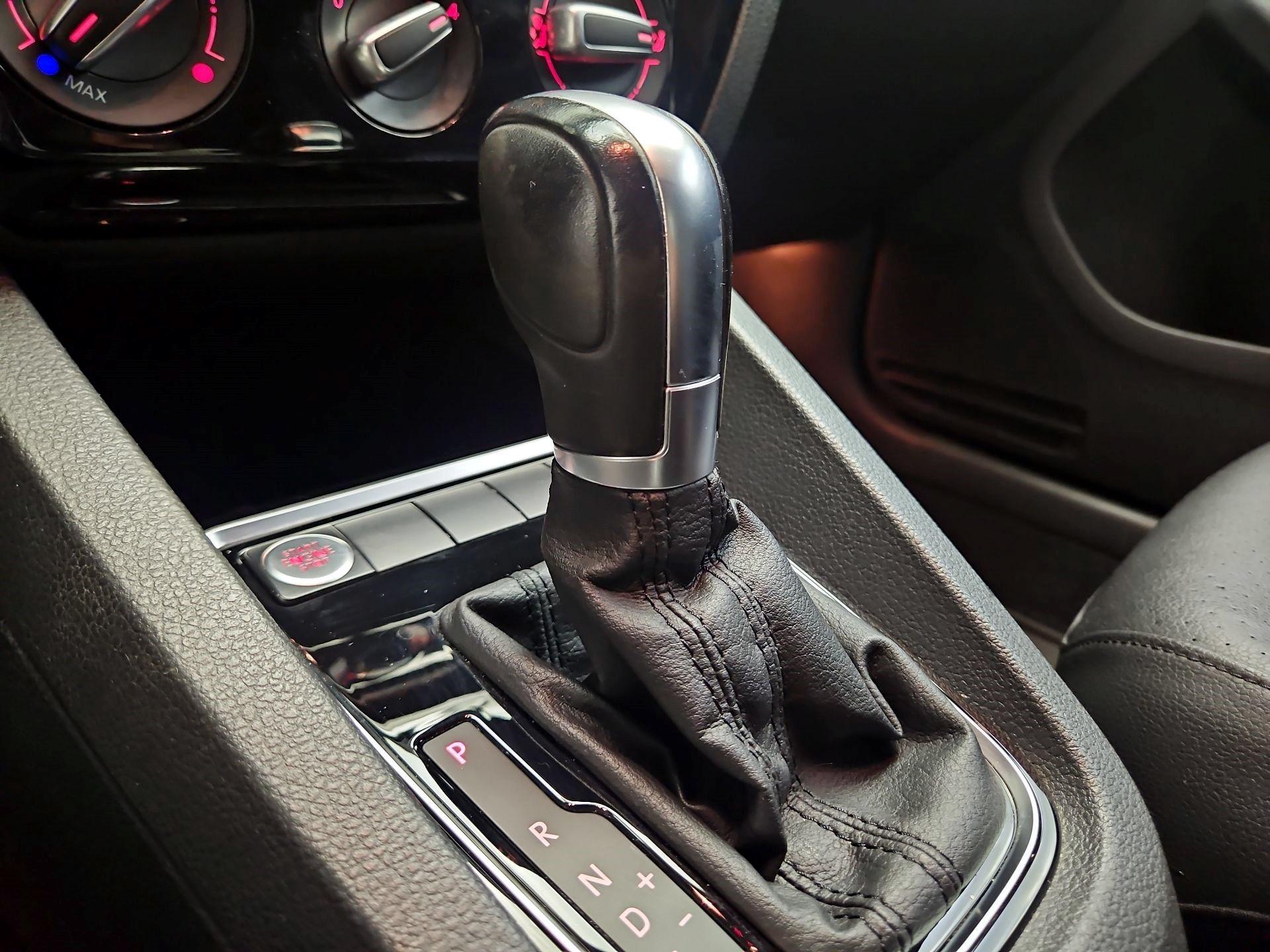 Thumbnail: 2016 Volkswagen Jetta - 15