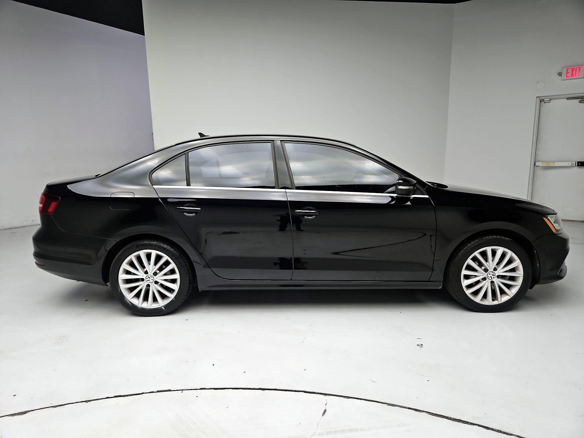 Thumbnail: 2016 Volkswagen Jetta - 4