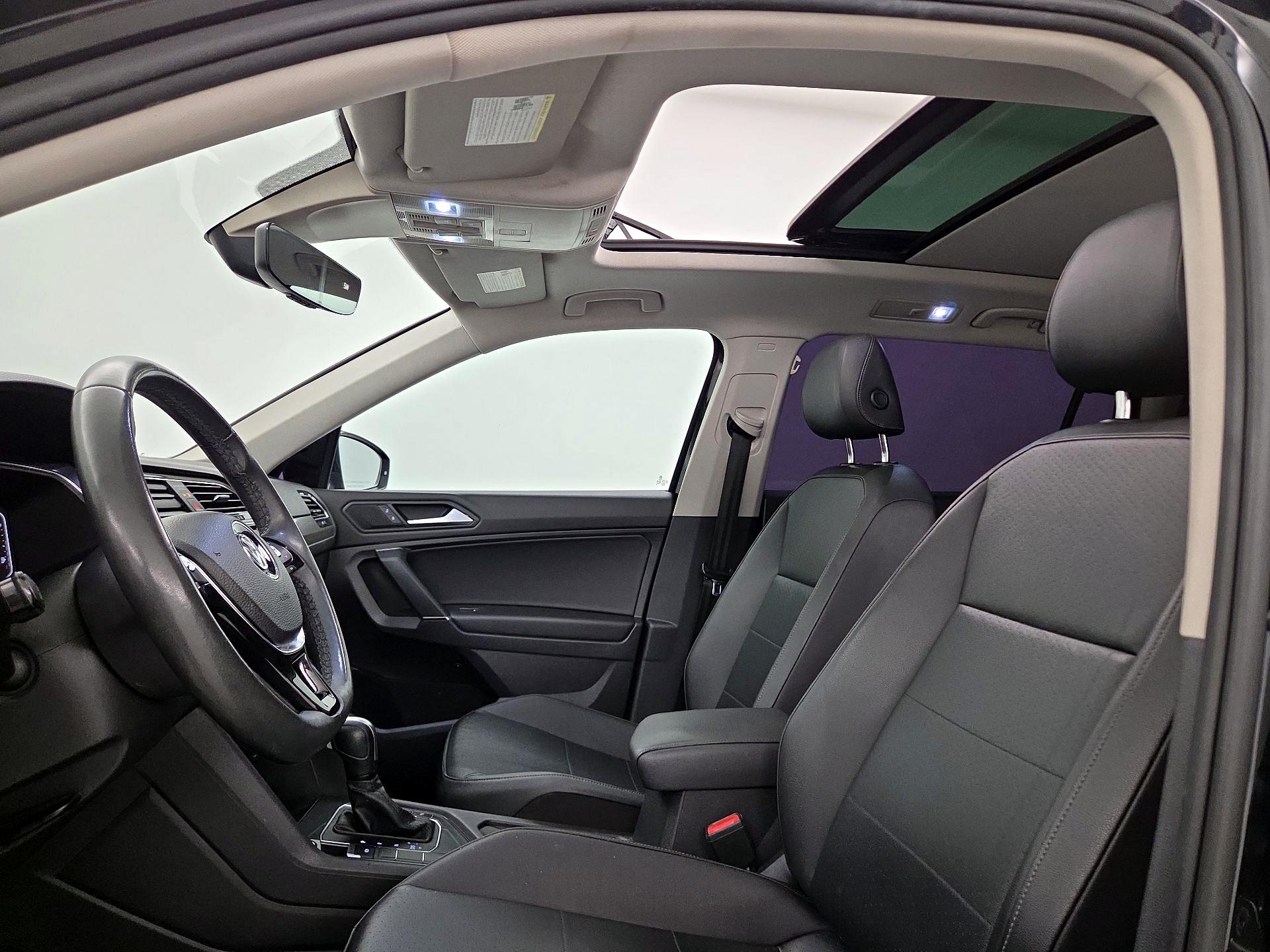 Thumbnail: 2020 Volkswagen Tiguan - 20