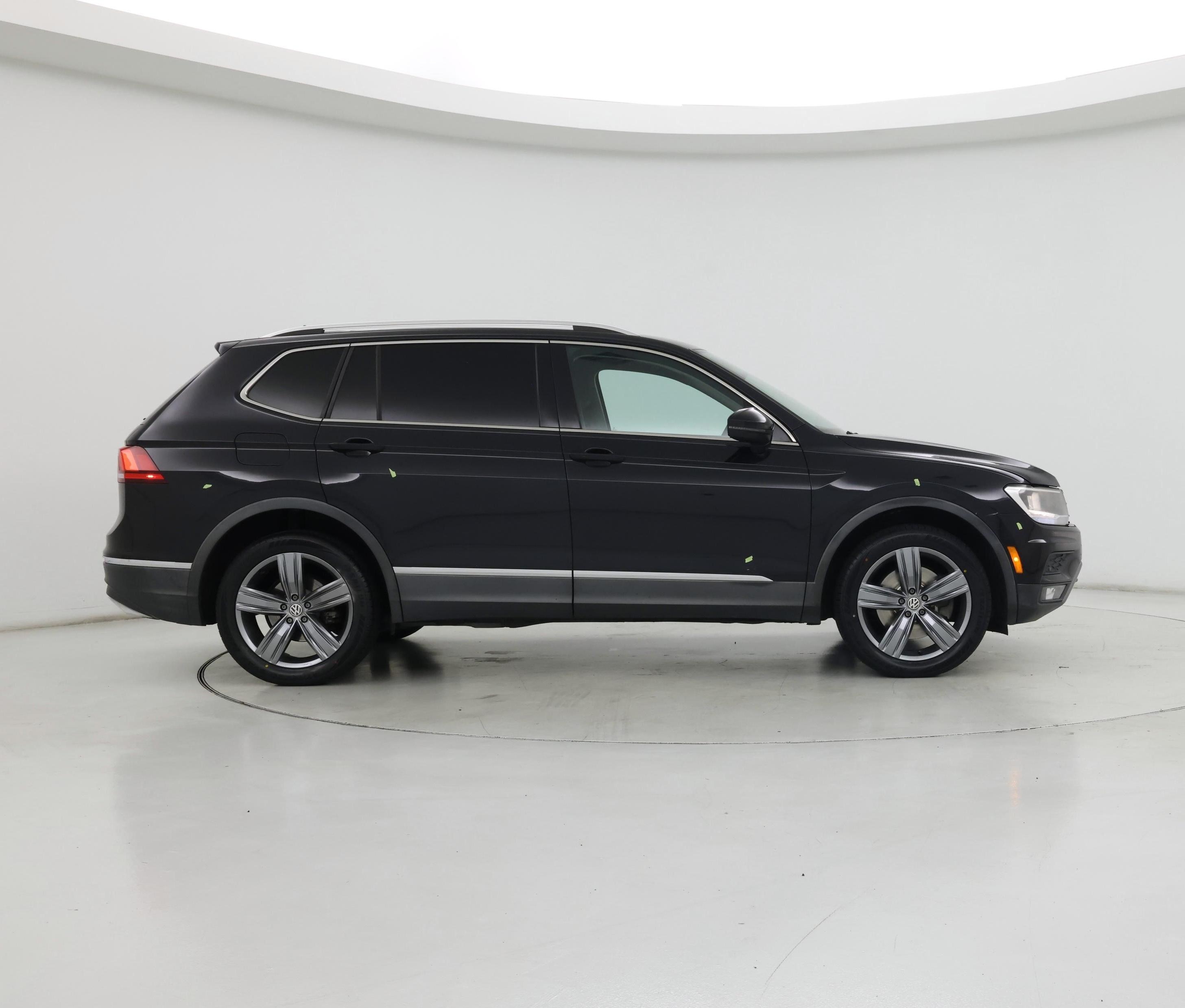 Thumbnail: 2020 Volkswagen Tiguan - 7