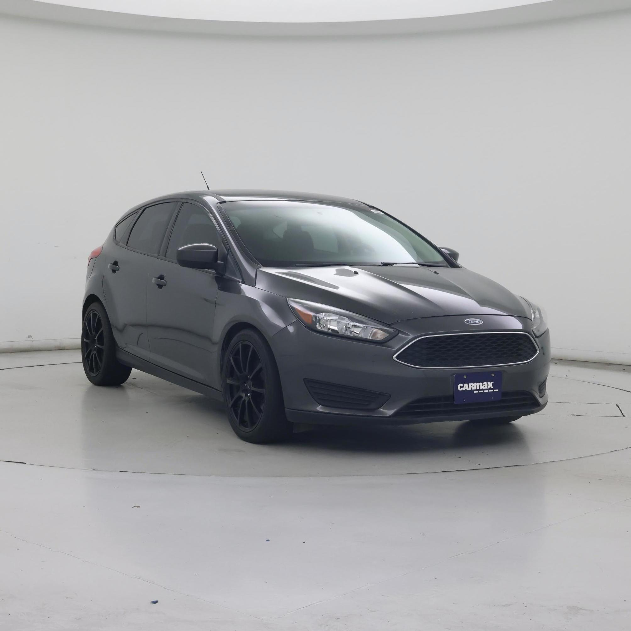 Gray 2018 Ford Focus Hatchback Front-Wheel Drive Automatic