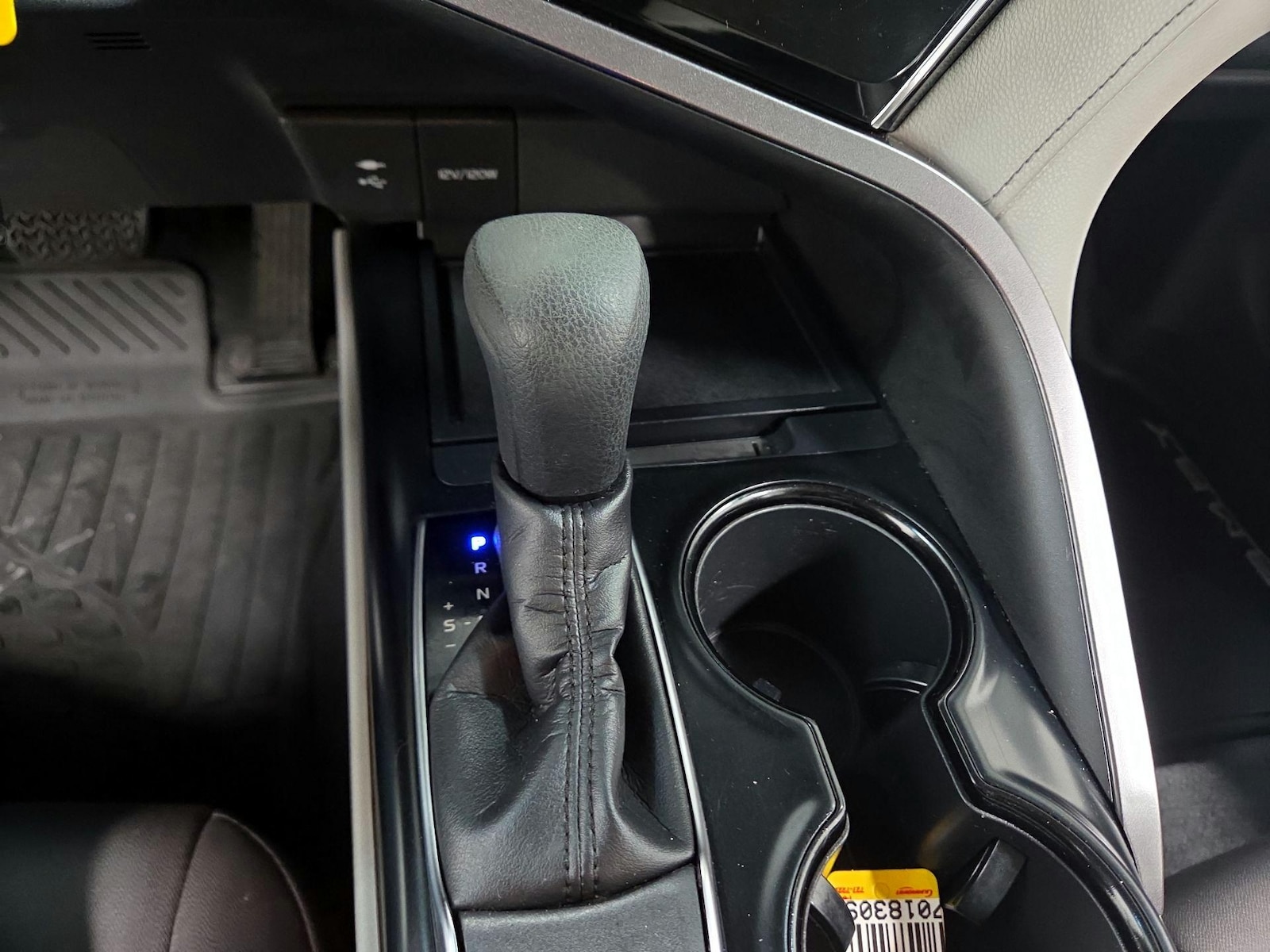 2018 Toyota Camry LE - Photo 14