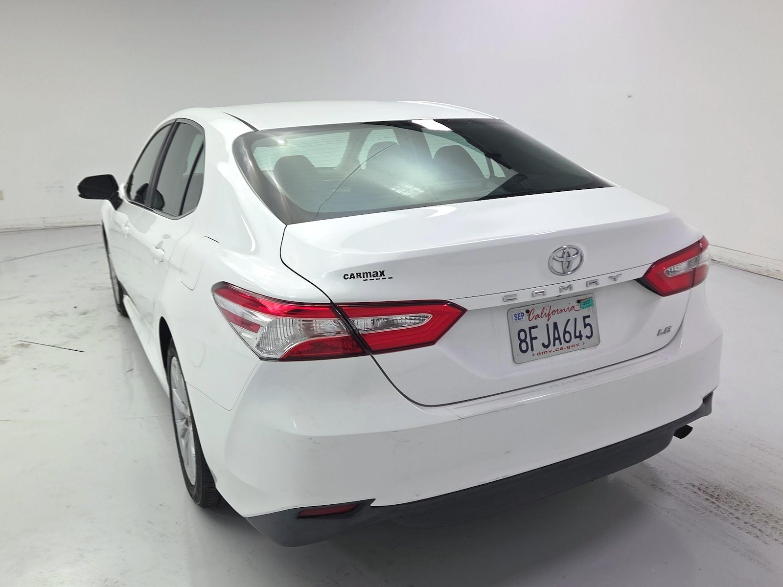 2018 Toyota Camry LE - Photo 7