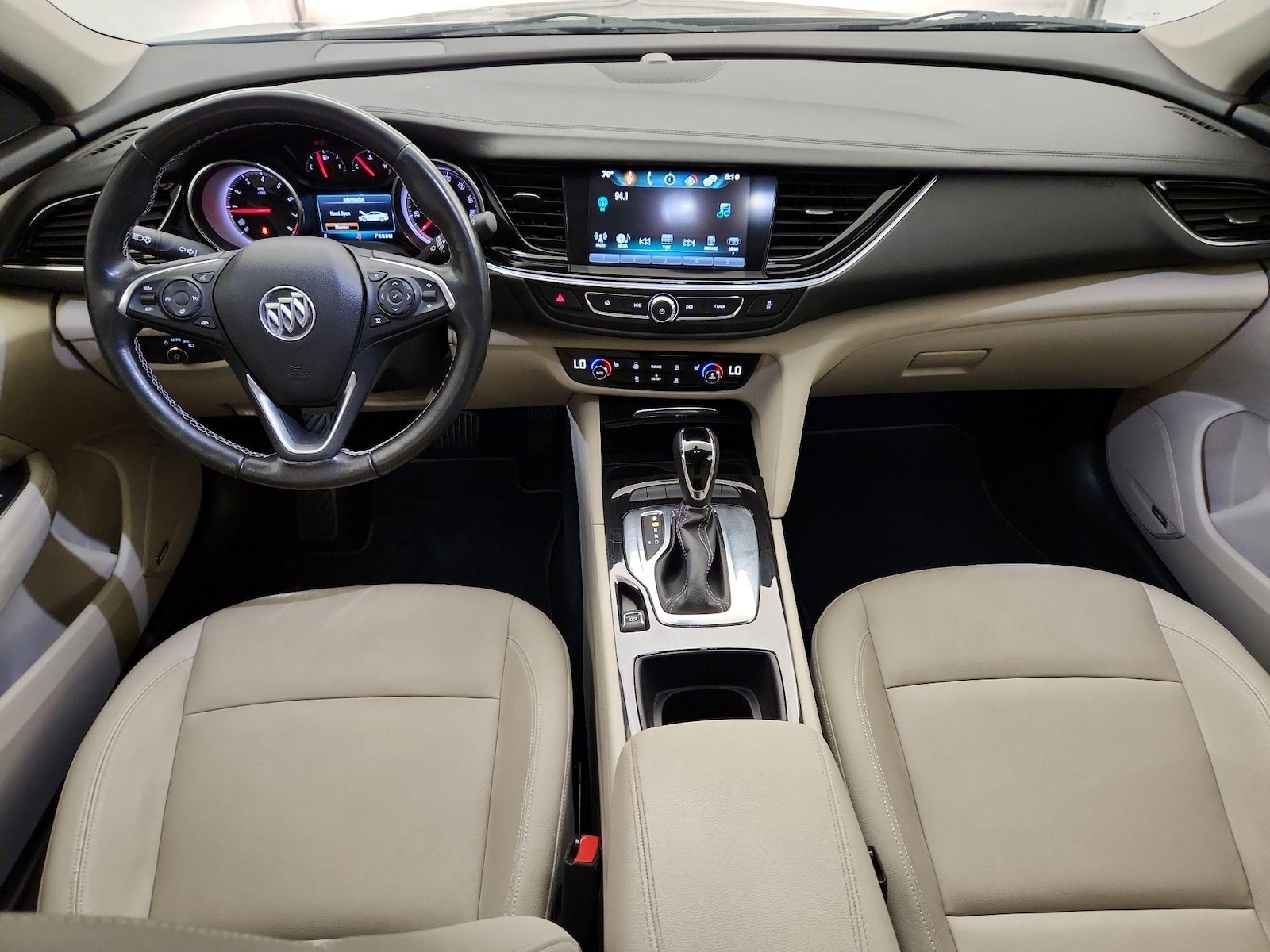 2018 Buick Regal Sportback Essence - Photo 10