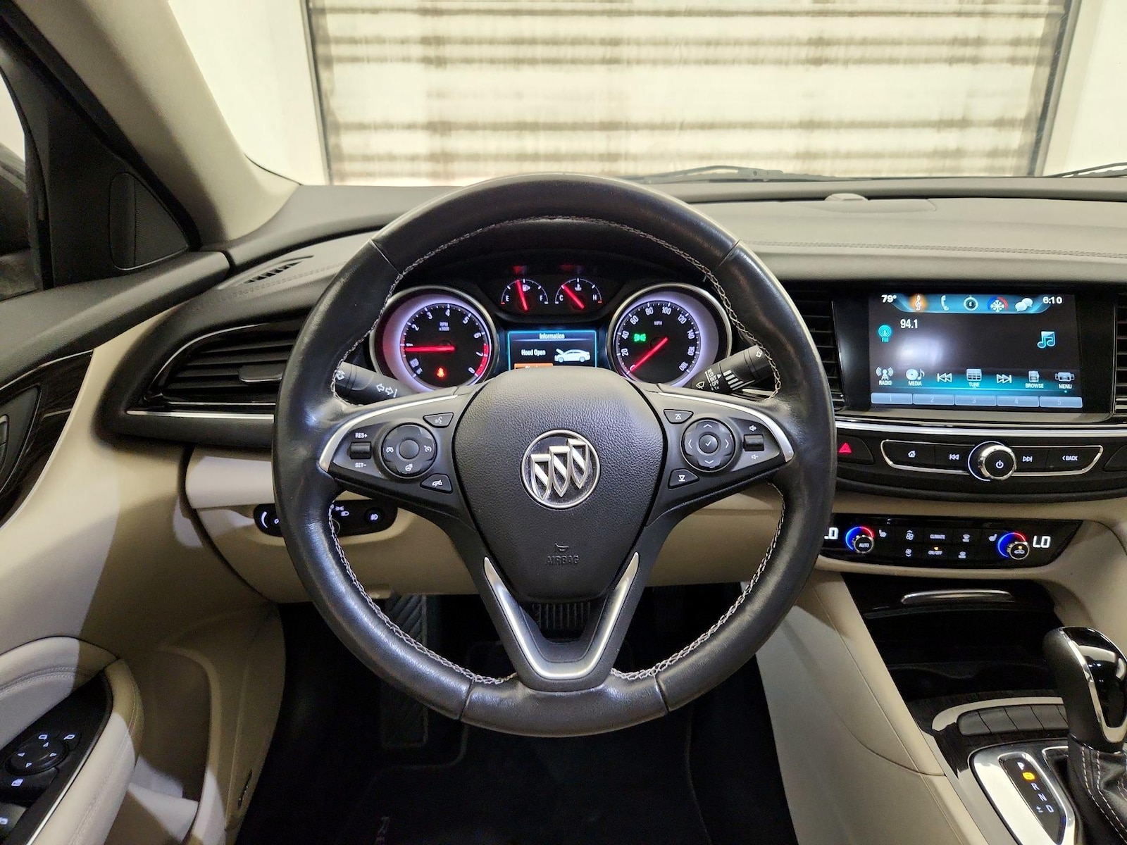 2018 Buick Regal Sportback Essence - Photo 11