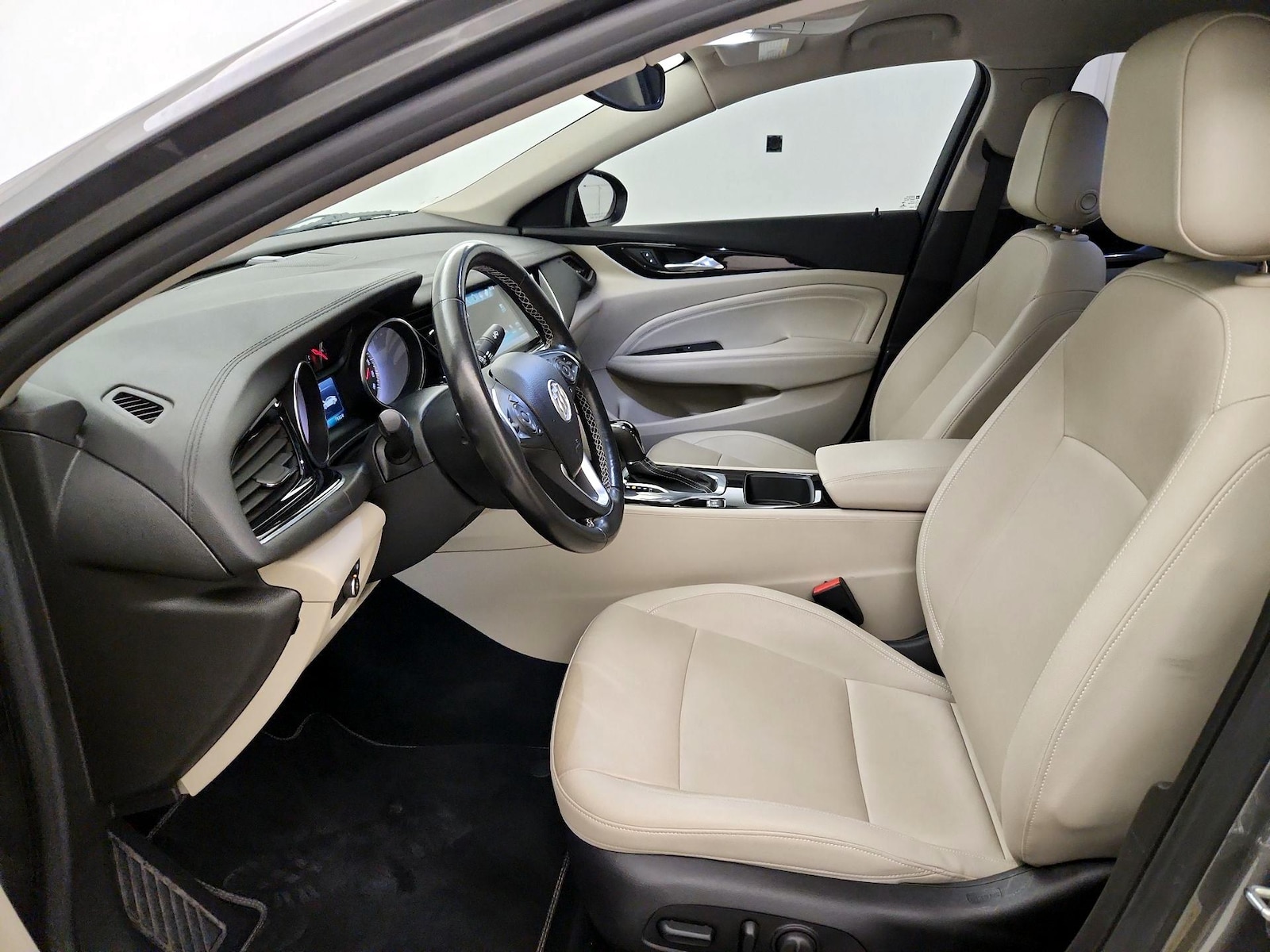 2018 Buick Regal Sportback Essence - Photo 12
