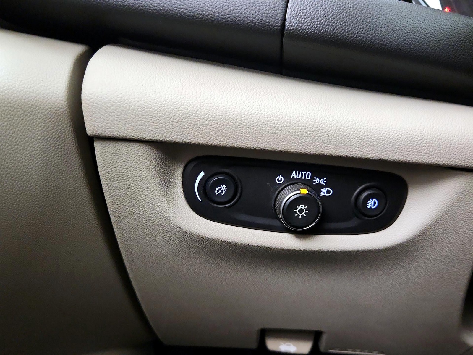 2018 Buick Regal Sportback Essence - Photo 14