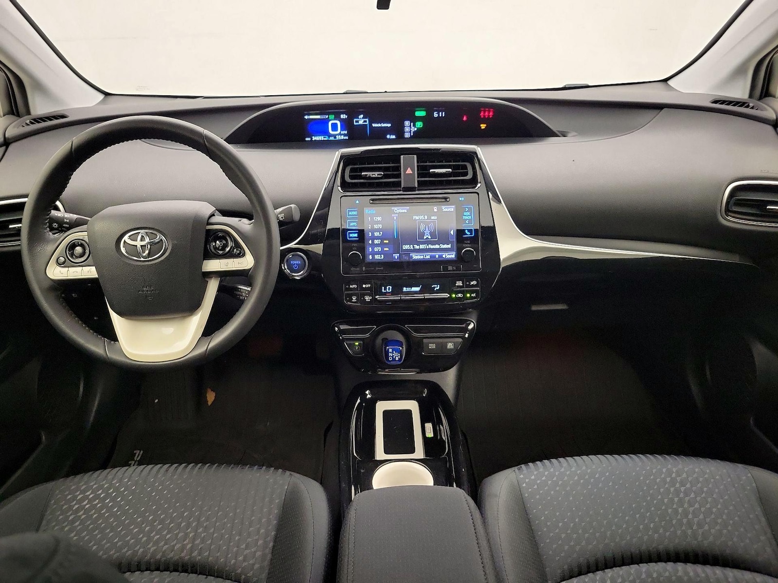 2017 Toyota Prius Three - Photo 10