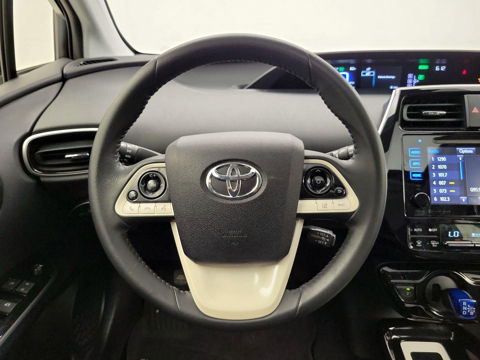 2017 Toyota Prius Three - Photo 11
