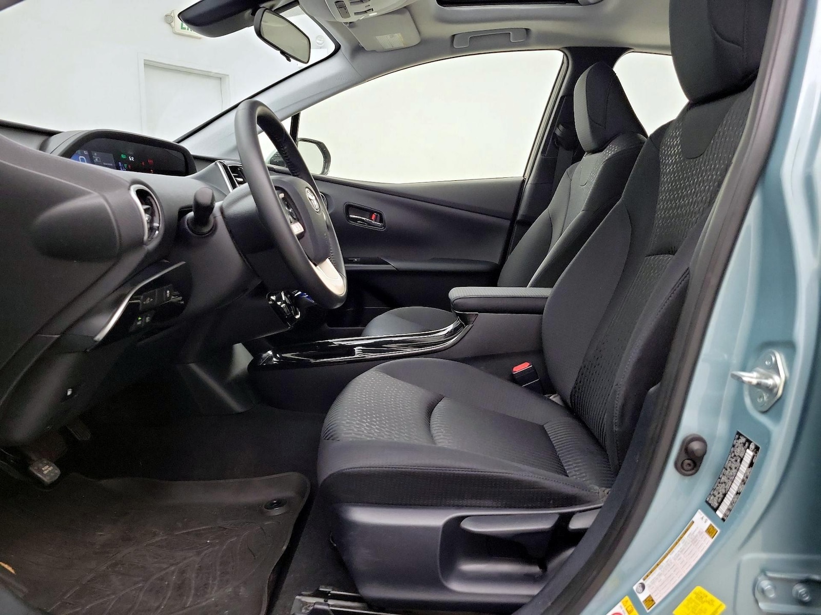 2017 Toyota Prius Three - Photo 12
