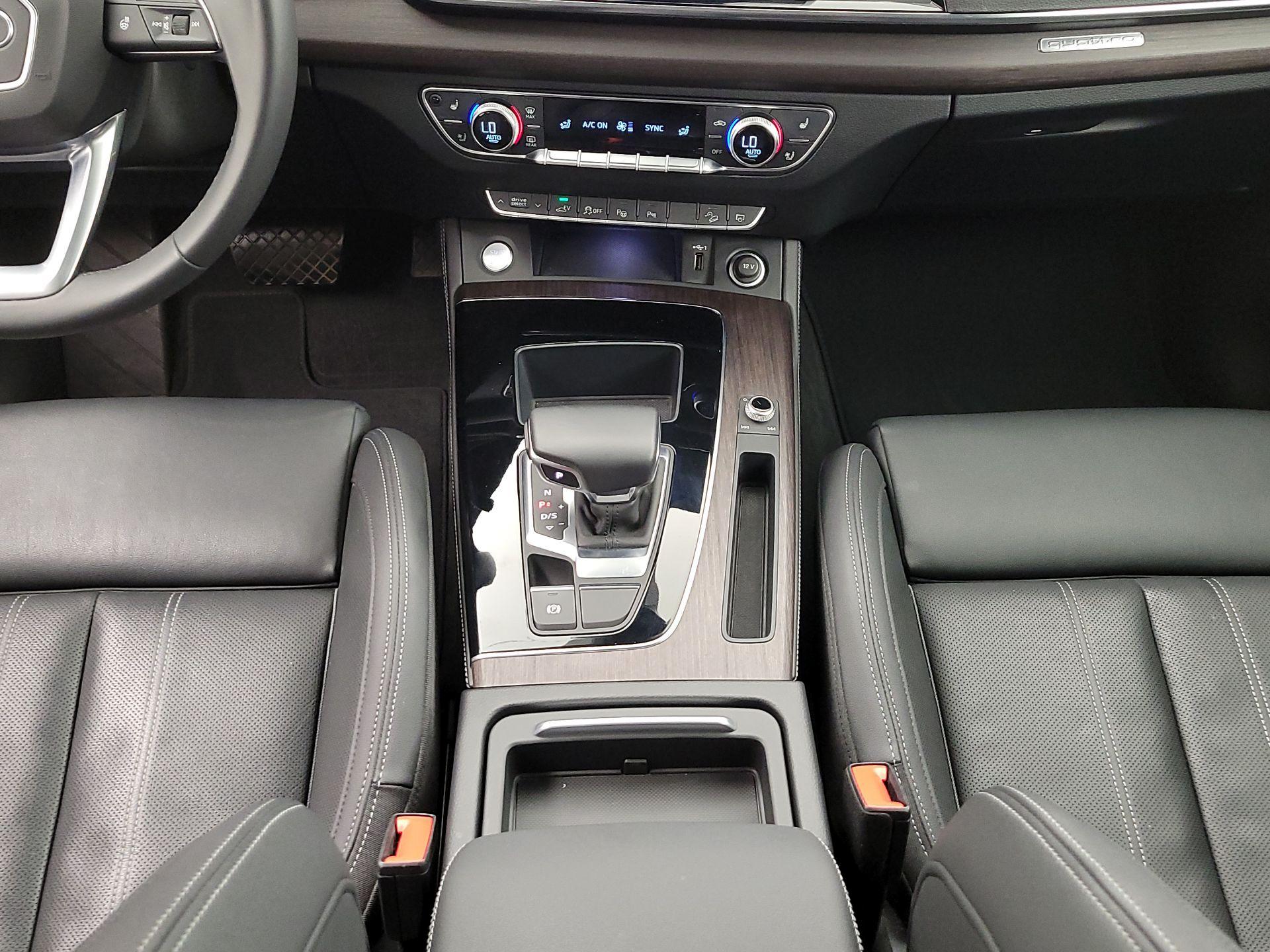 Thumbnail: 2022 Audi Q5 - 18