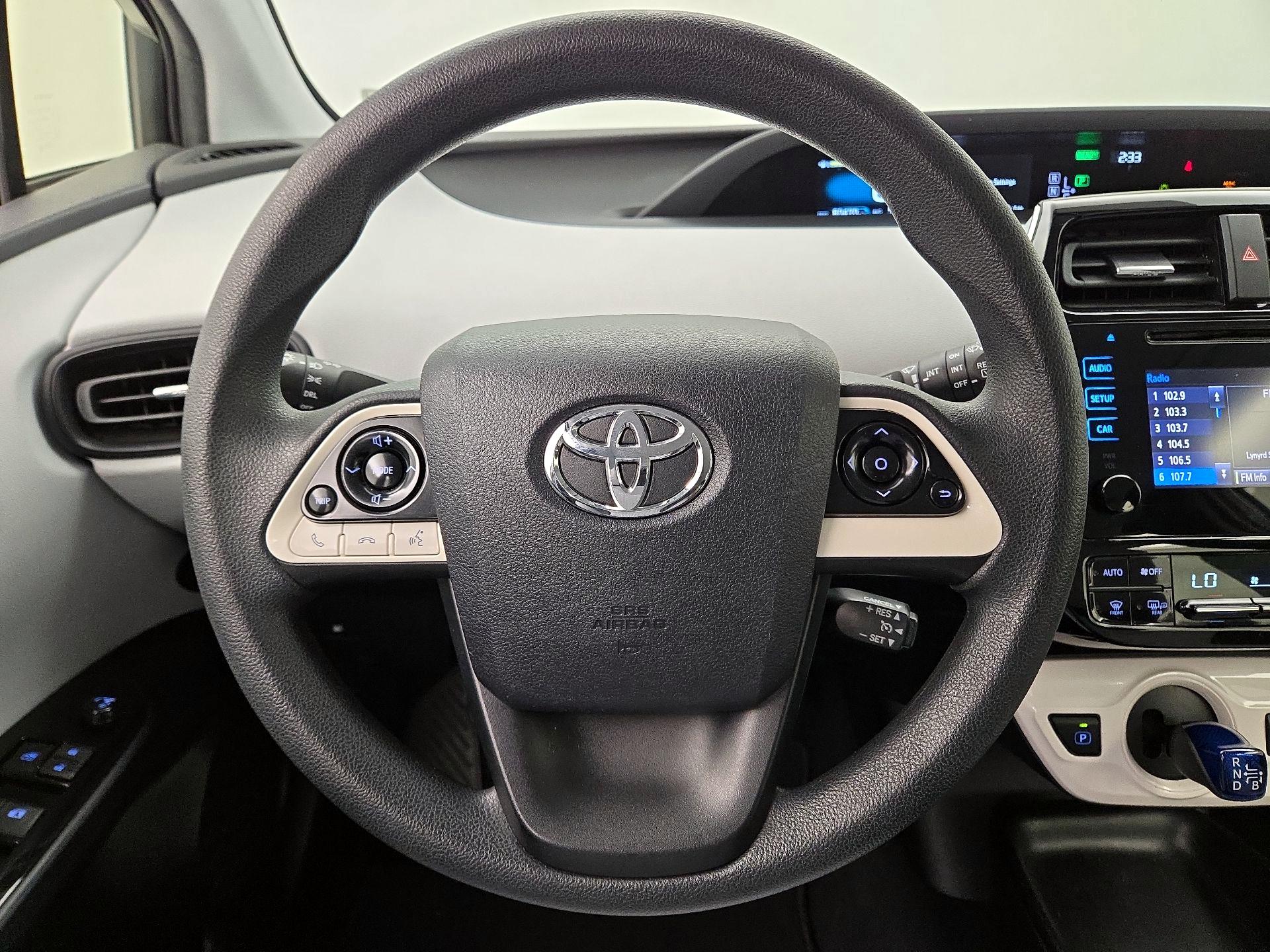 Thumbnail: 2016 Toyota Prius - 10