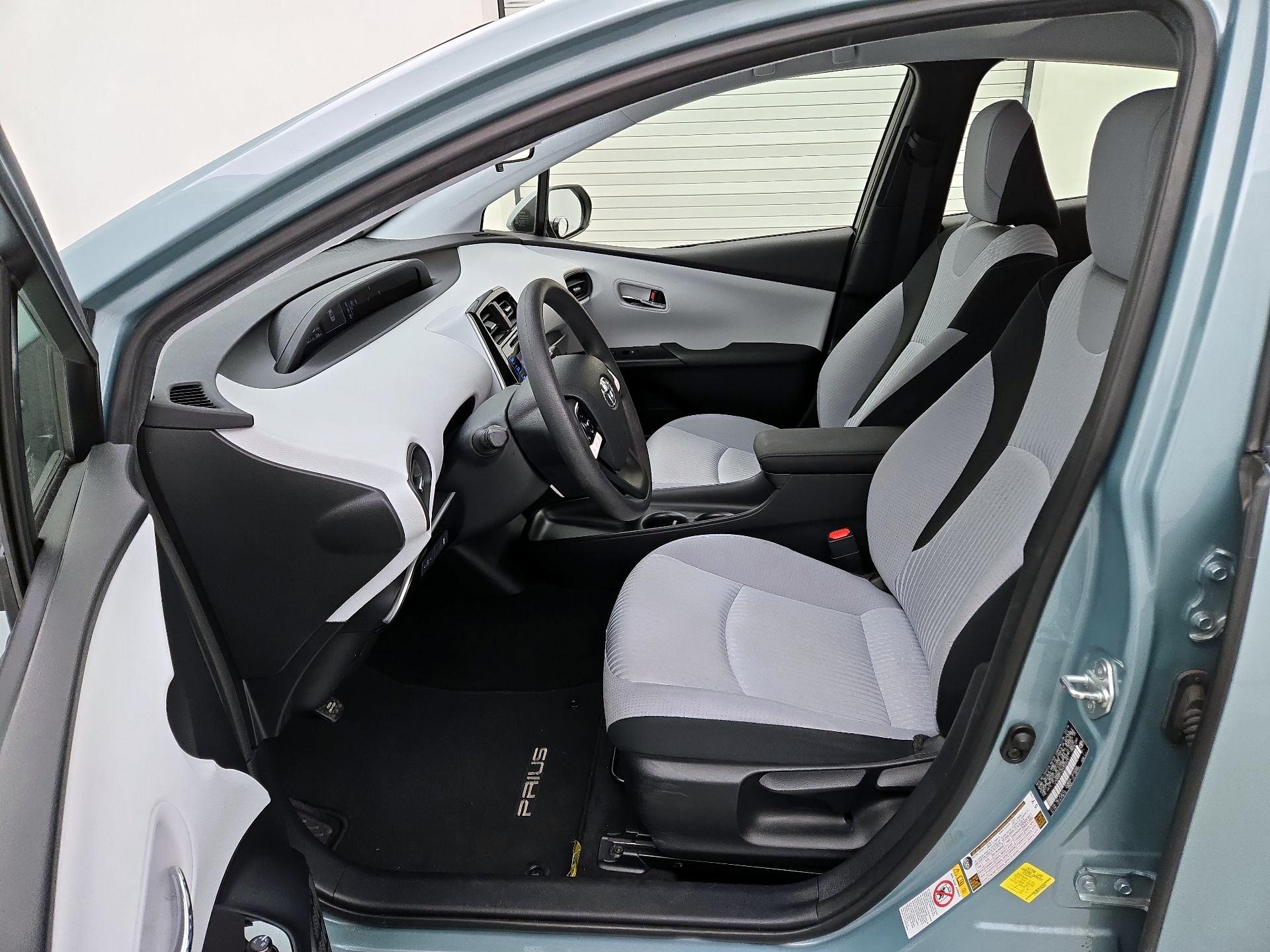 Thumbnail: 2016 Toyota Prius - 11