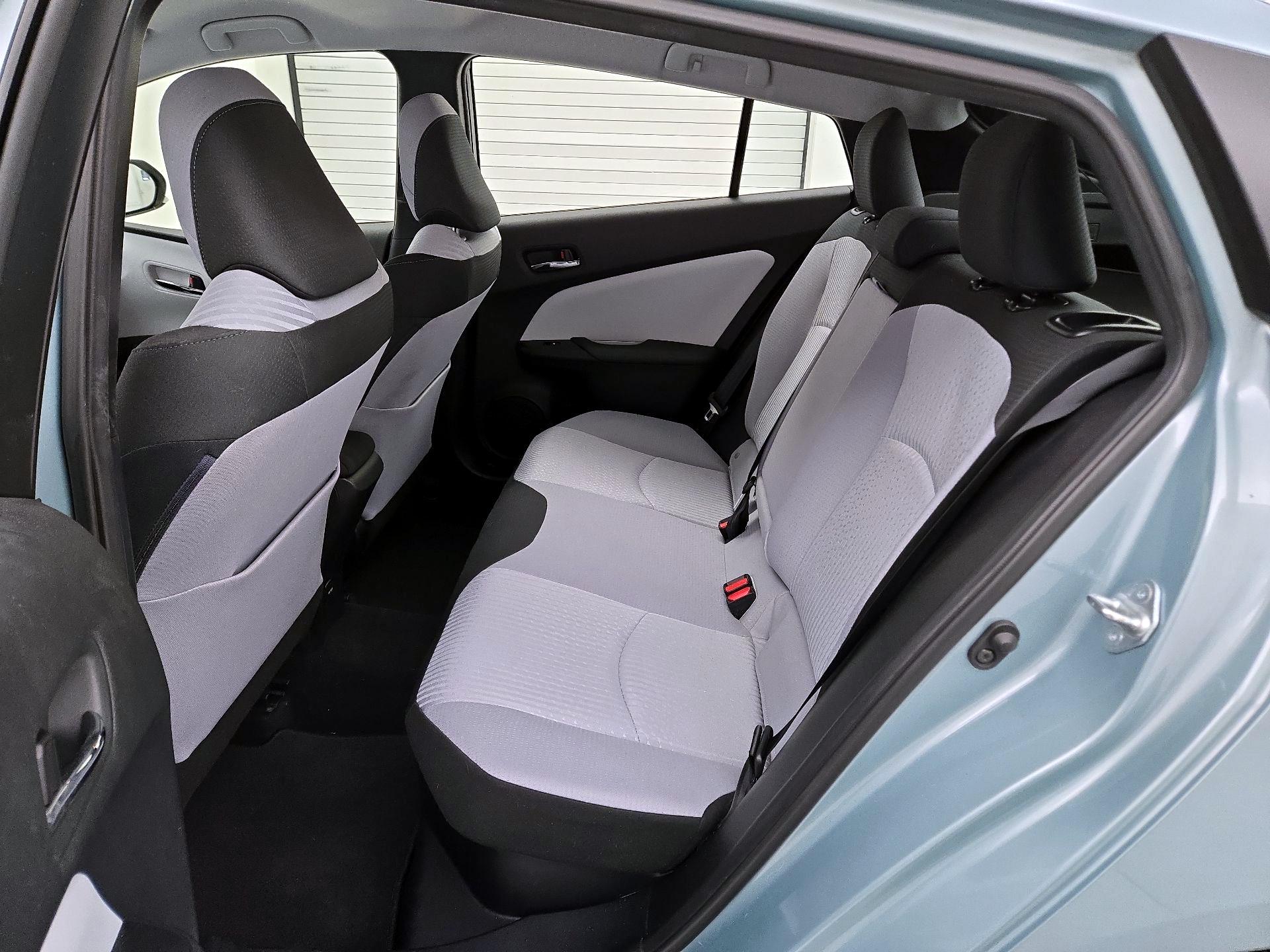 Thumbnail: 2016 Toyota Prius - 18