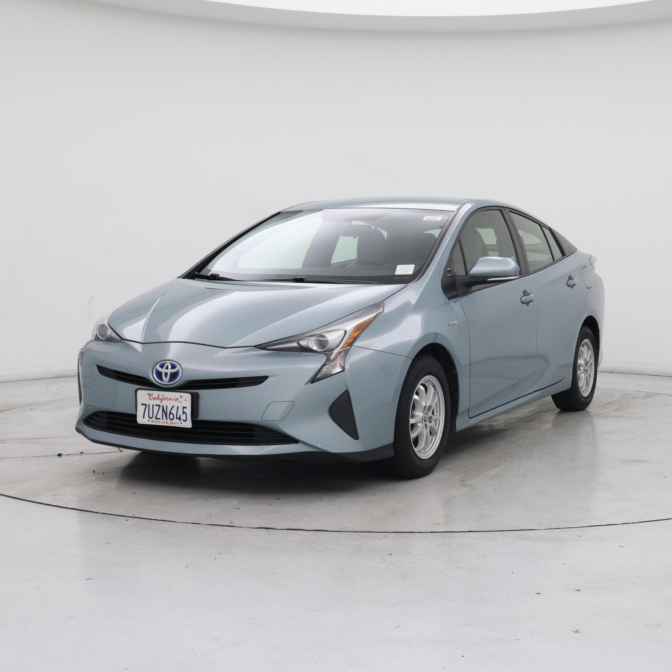 Thumbnail: 2016 Toyota Prius - 4