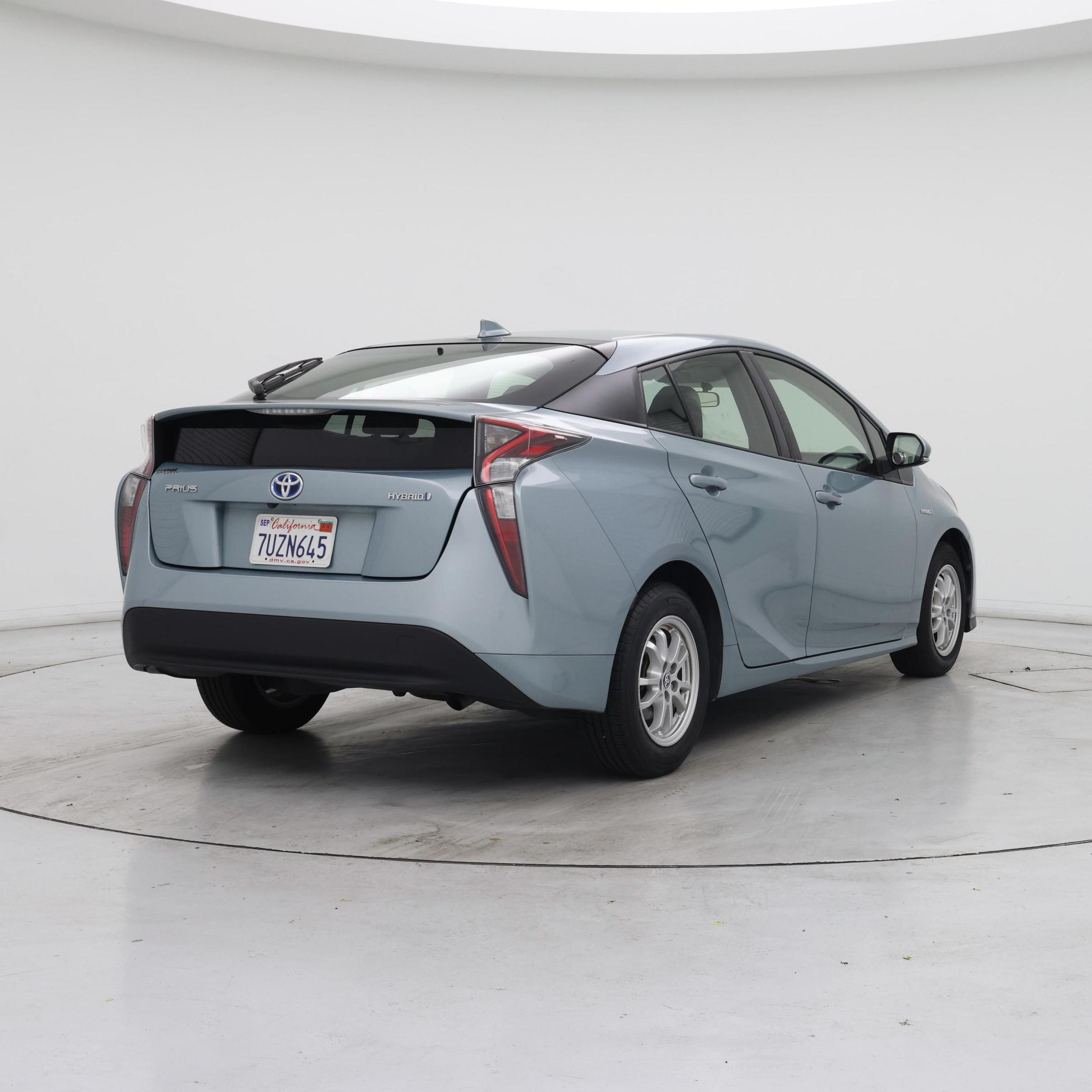 Thumbnail: 2016 Toyota Prius - 8
