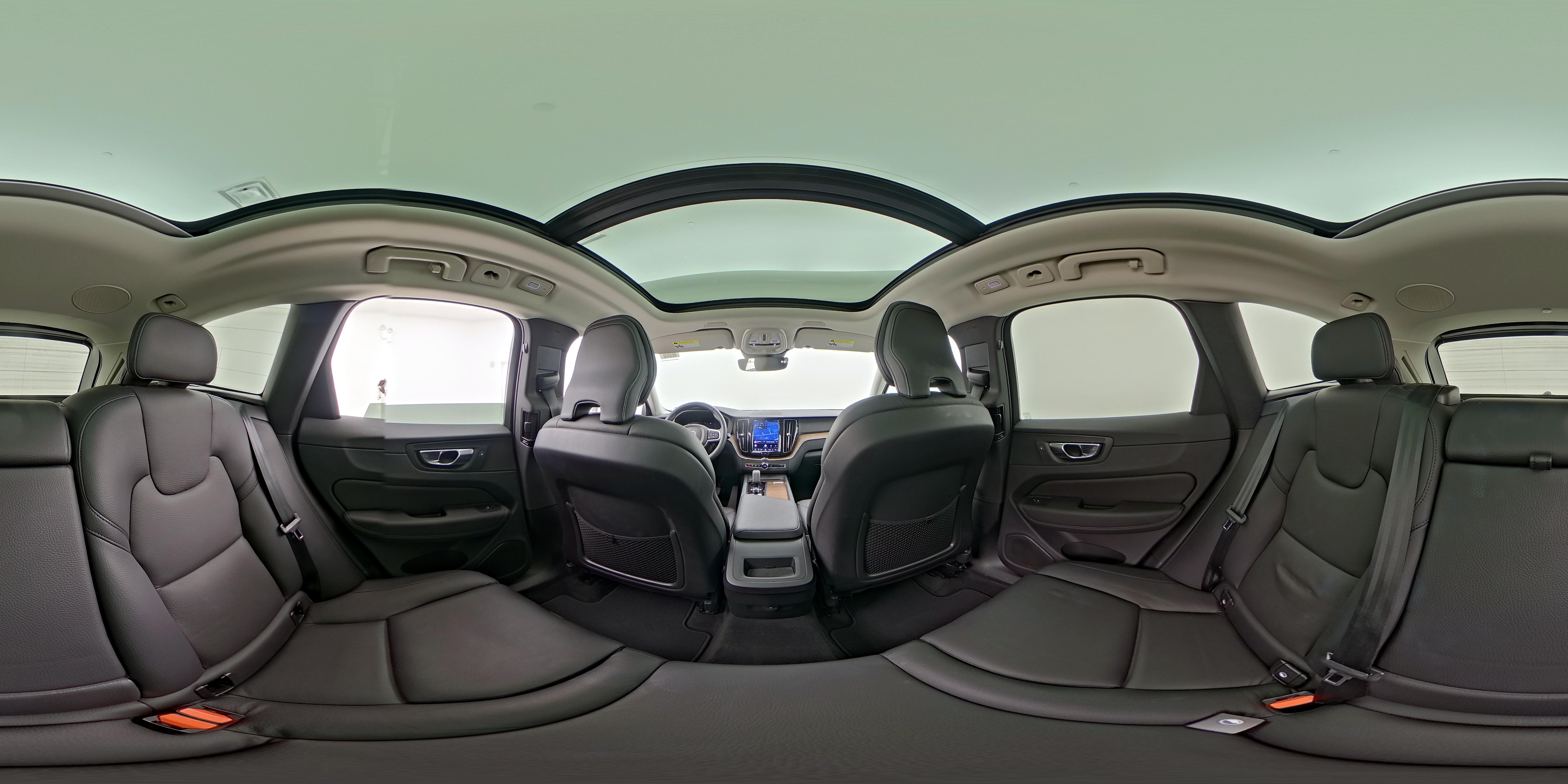 2022 Volvo XC60 Momentum - Photo 27