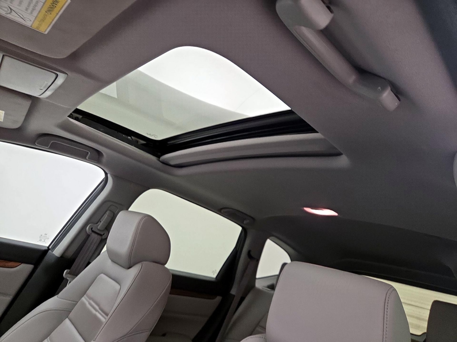 Sunroof(s) & Overhead Airbags