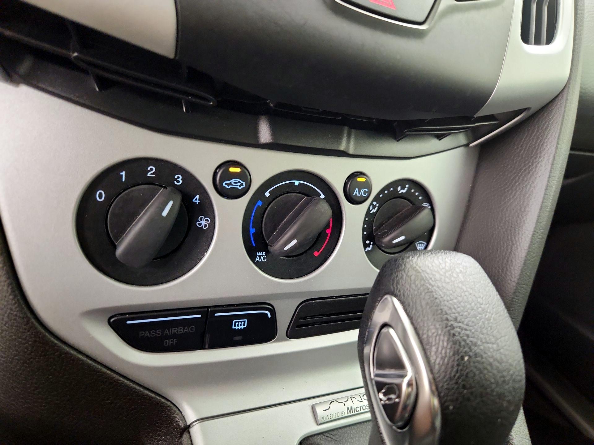 Thumbnail: 2014 Ford Focus - 15
