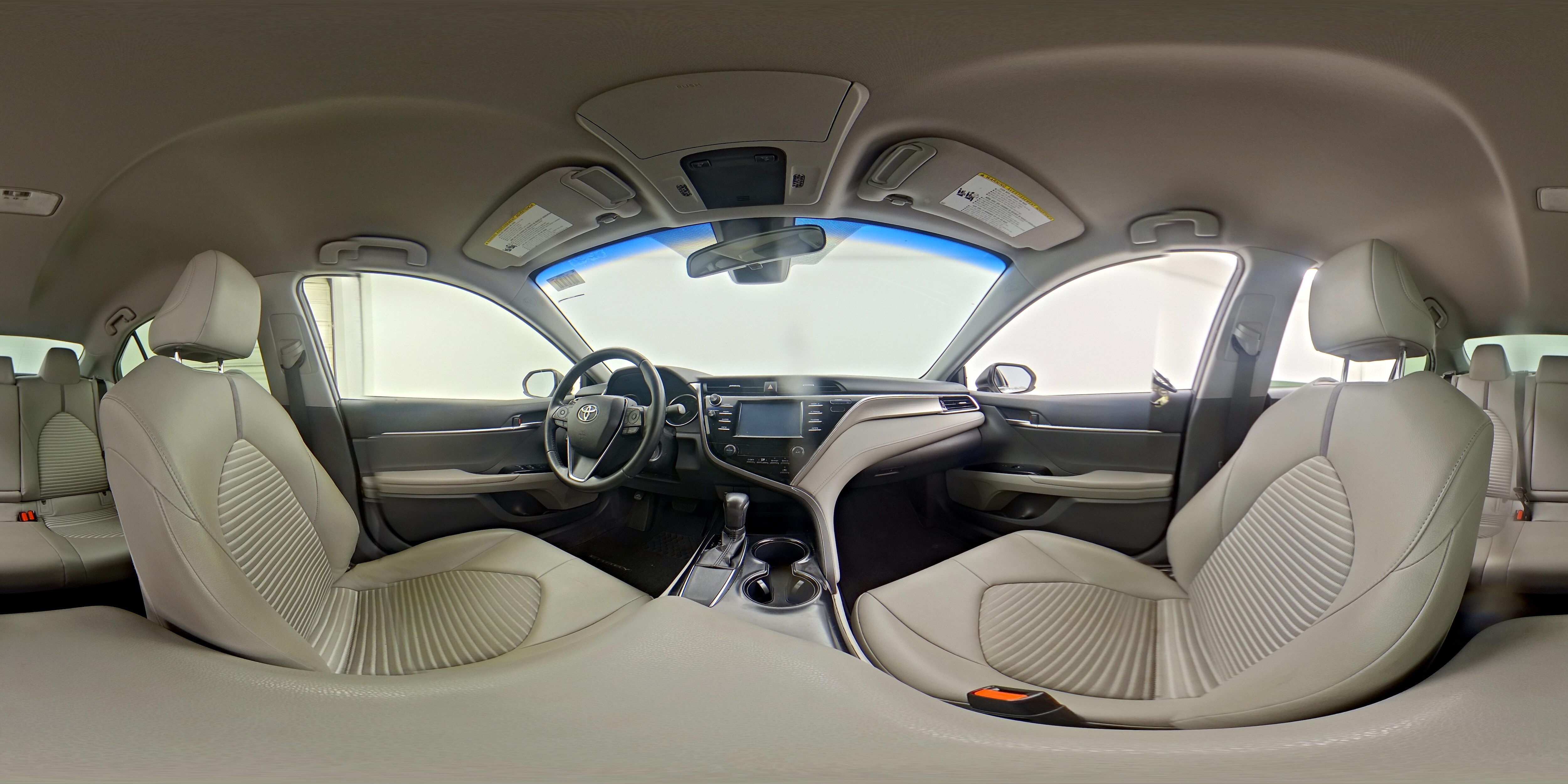 2018 Toyota Camry SE - Photo 24