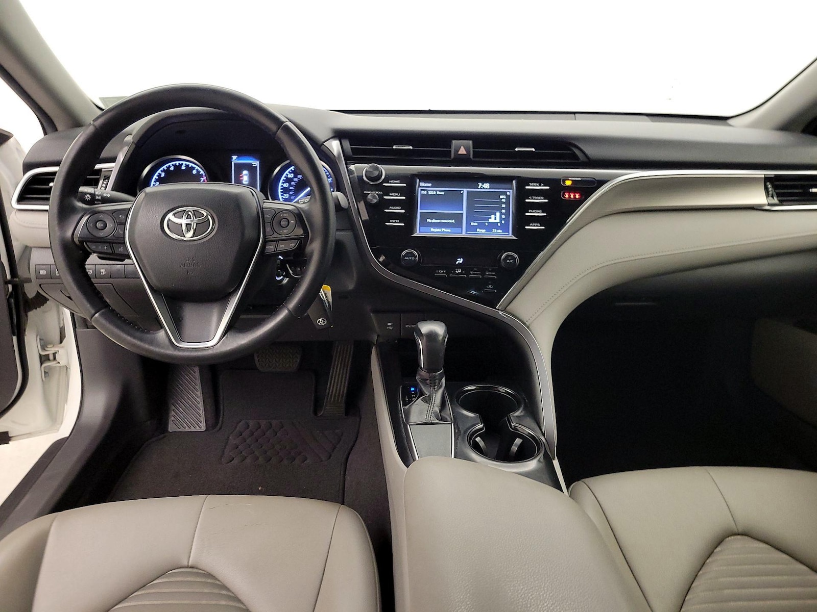 2018 Toyota Camry SE - Photo 10