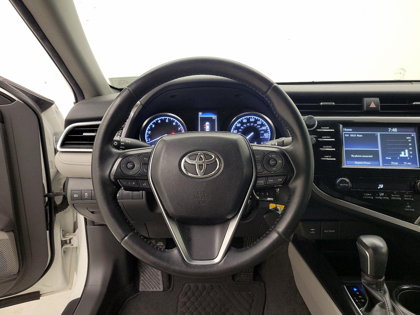 2018 Toyota Camry SE - Photo 11