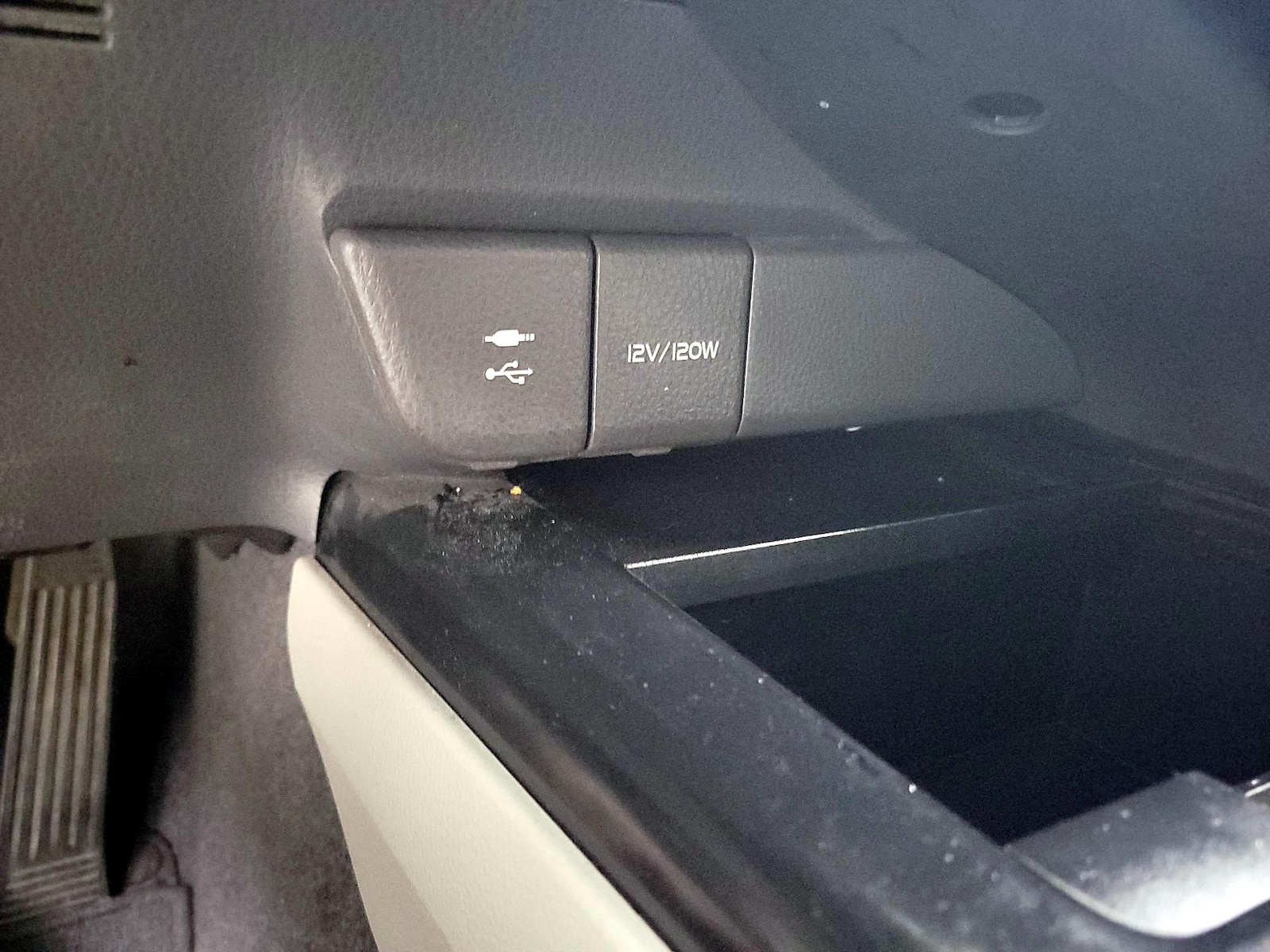 2018 Toyota Camry SE - Photo 19