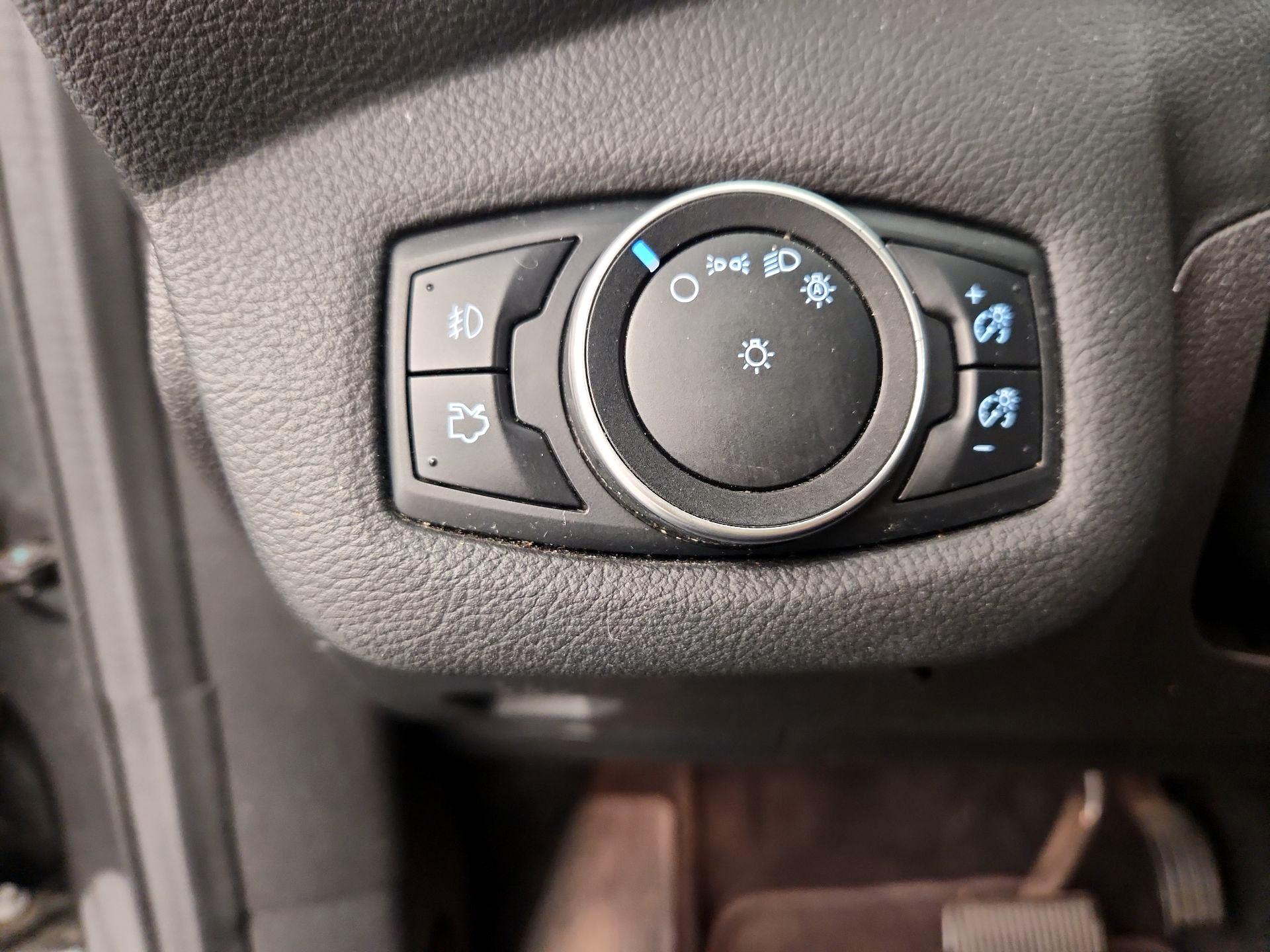 Thumbnail: 2016 Ford Escape - 13