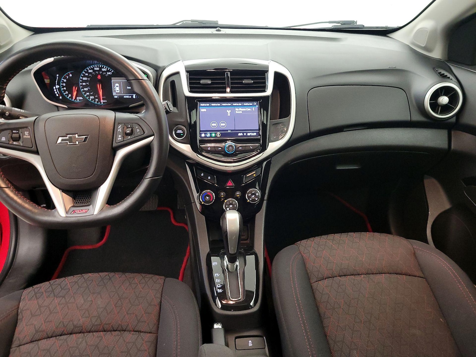 2020 Chevrolet Sonic LT - Photo 10