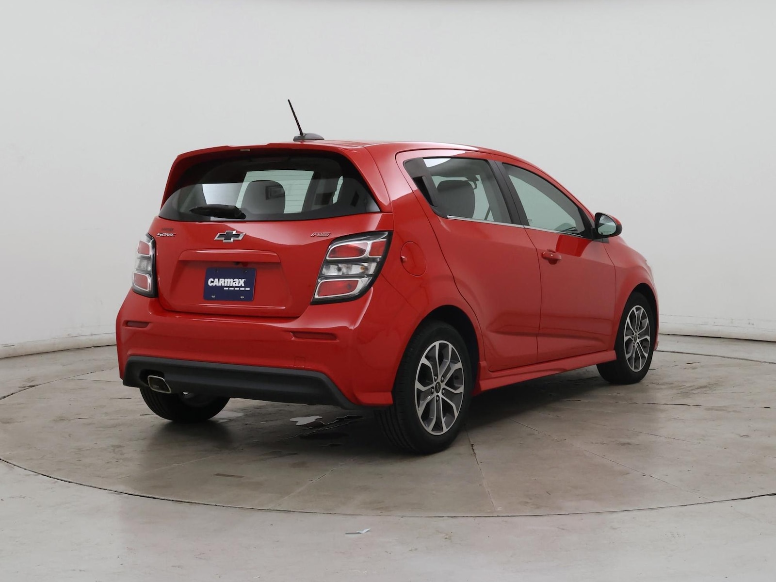 2020 Chevrolet Sonic LT - Photo 9