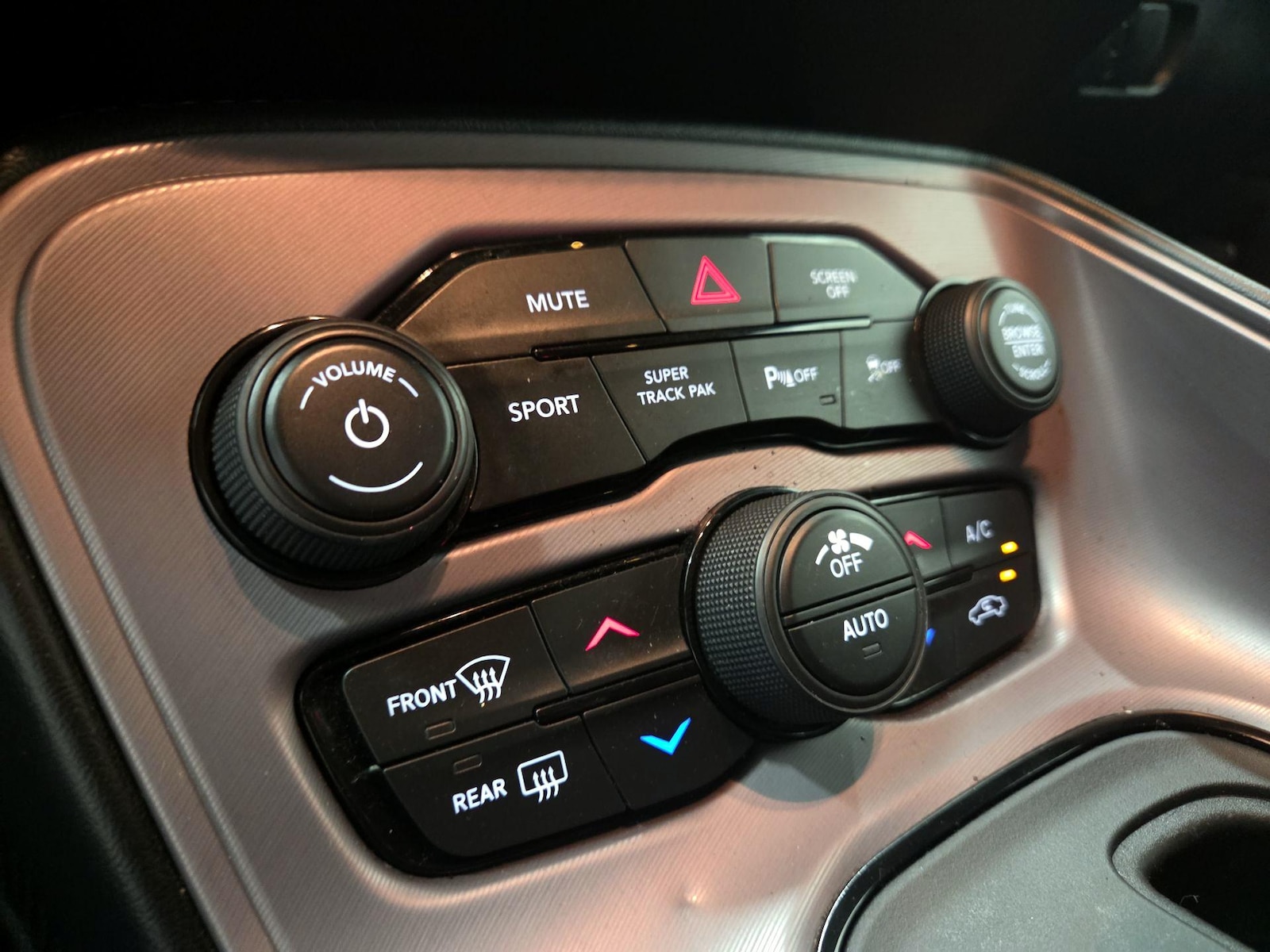 2023 Dodge Challenger GT - Photo 17