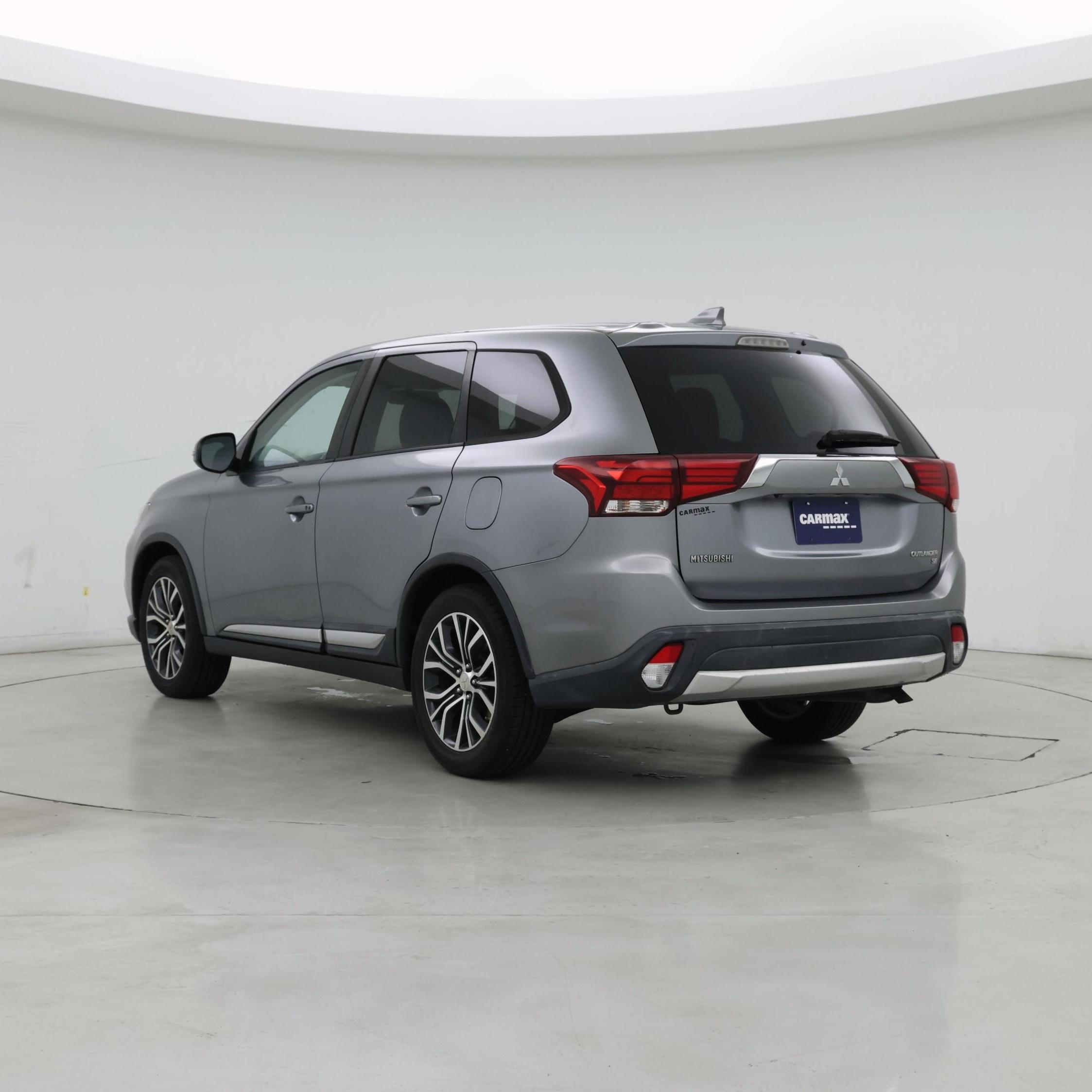 Thumbnail: 2017 Mitsubishi Outlander - 2