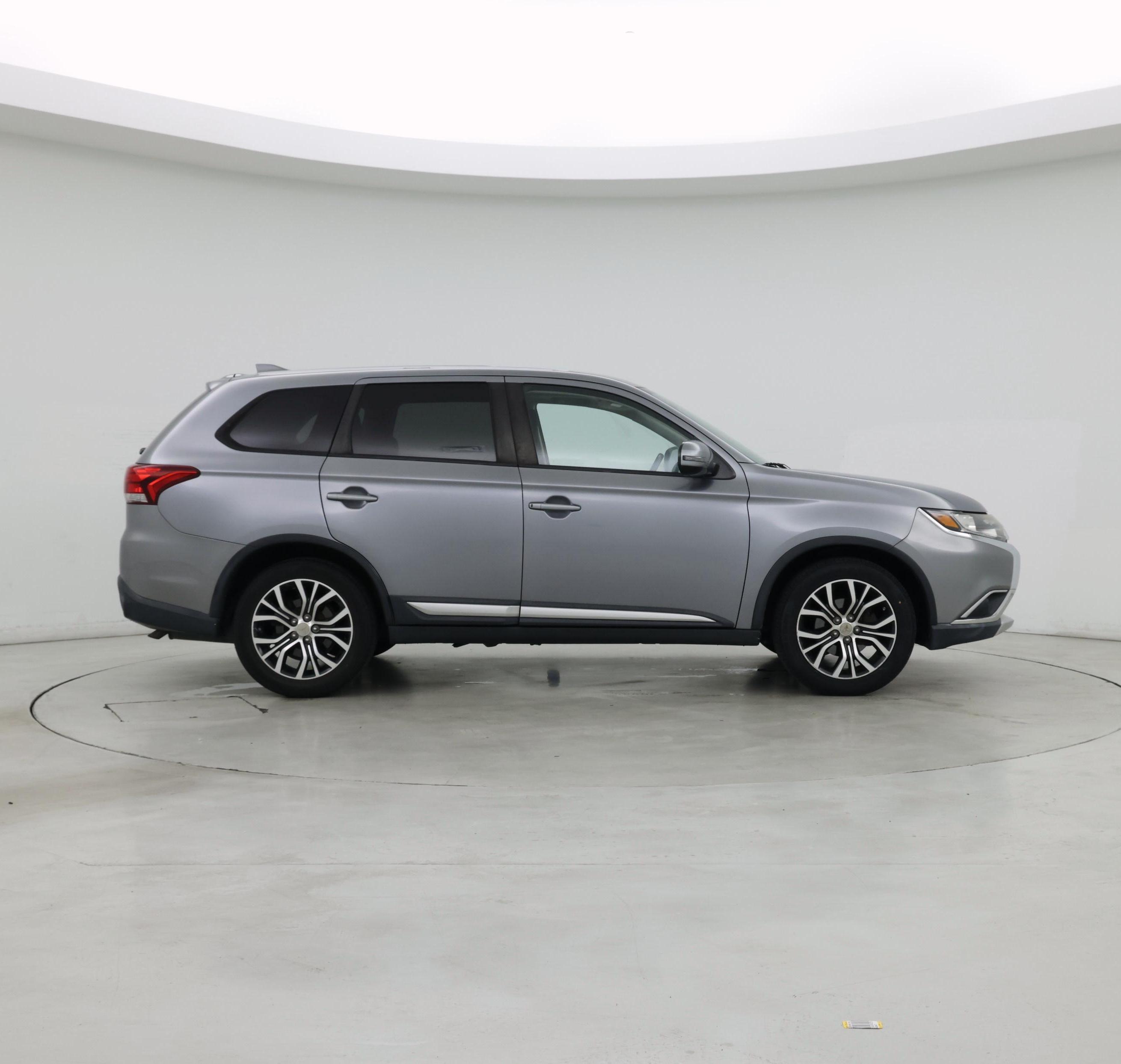 Thumbnail: 2017 Mitsubishi Outlander - 7