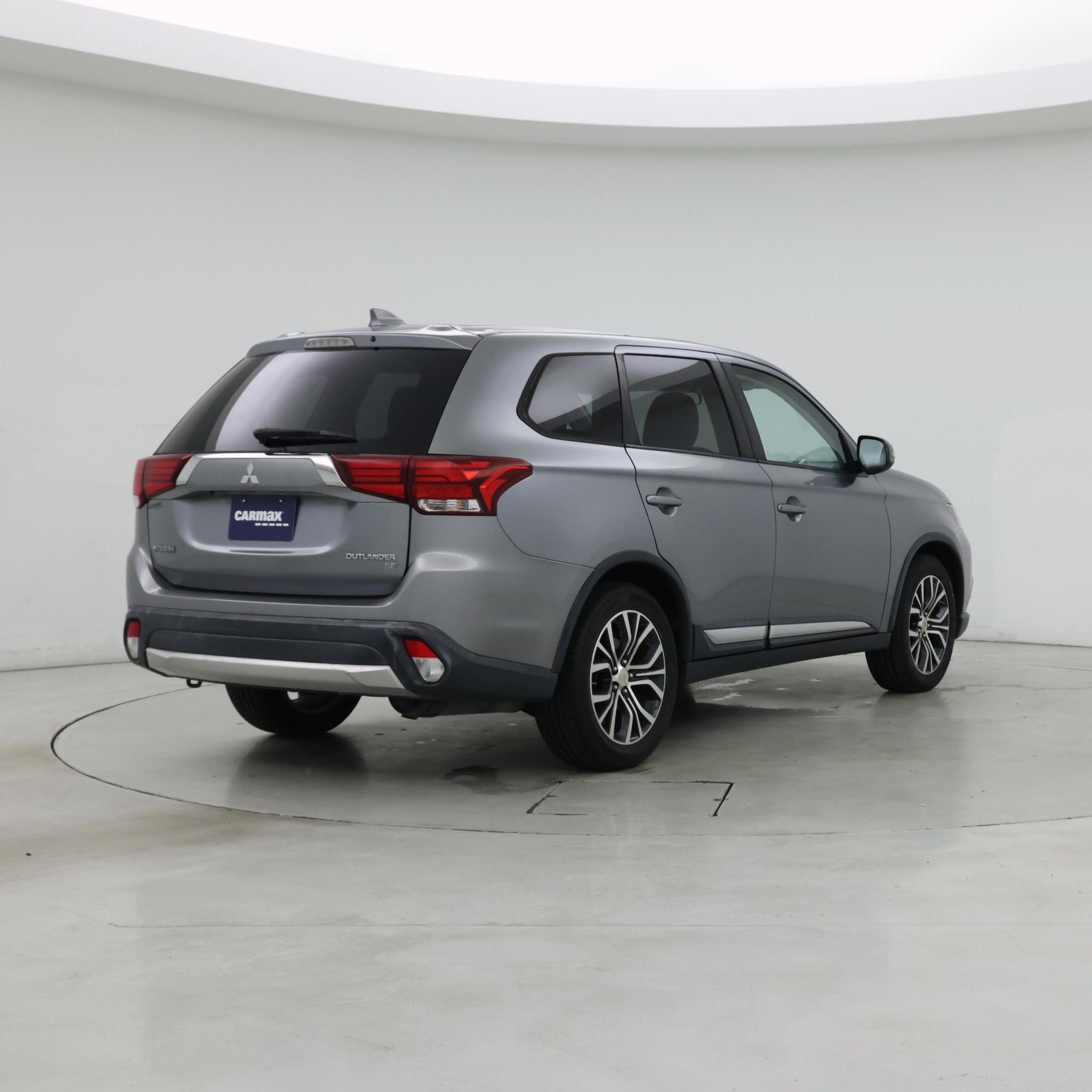 Thumbnail: 2017 Mitsubishi Outlander - 8