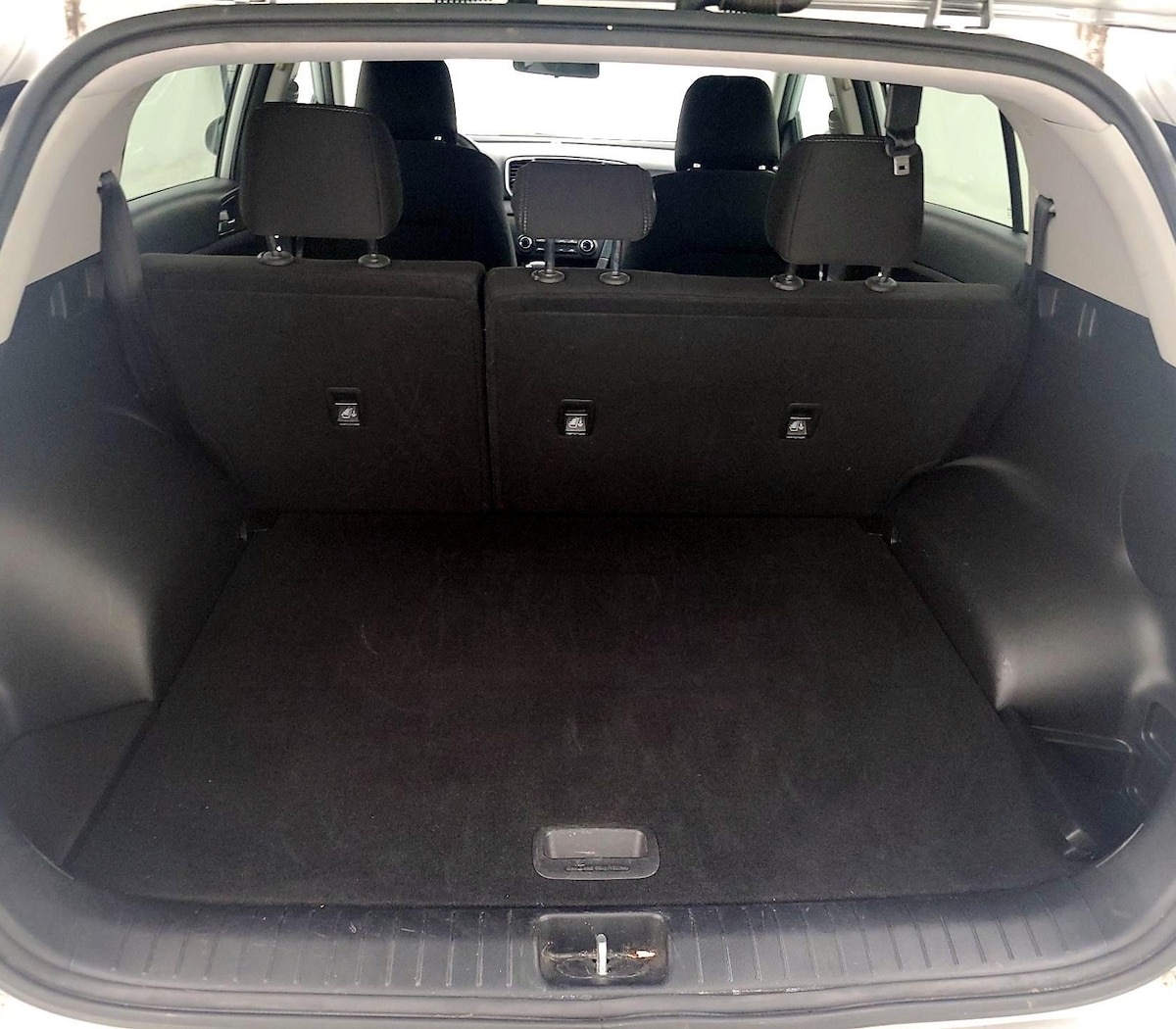 Trunk/Cargo (Seats Up)