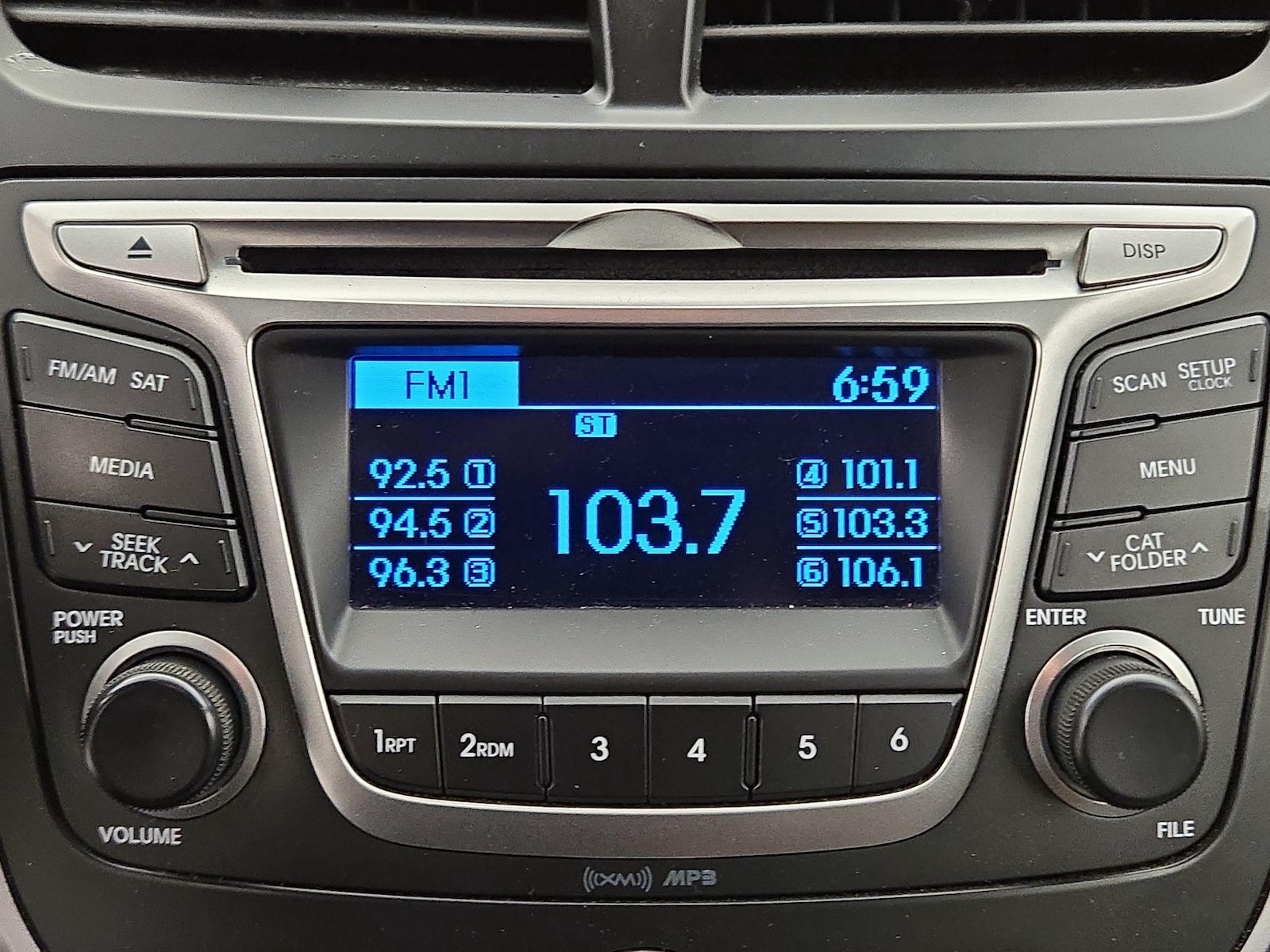 2015 Hyundai Accent GLS - Photo 15