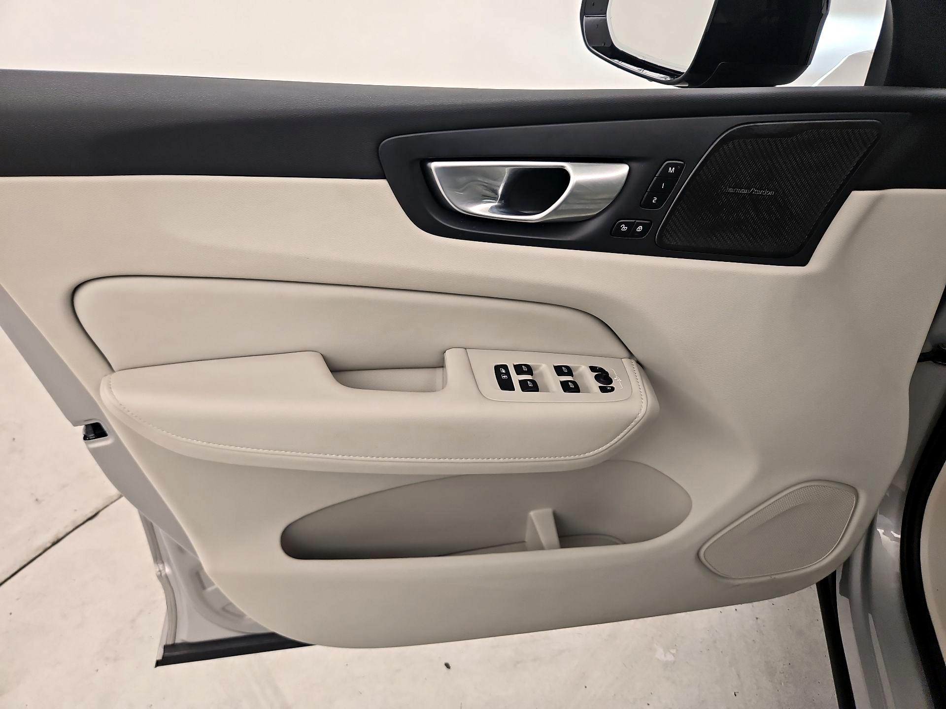 Thumbnail: 2024 Volvo XC60 - 12