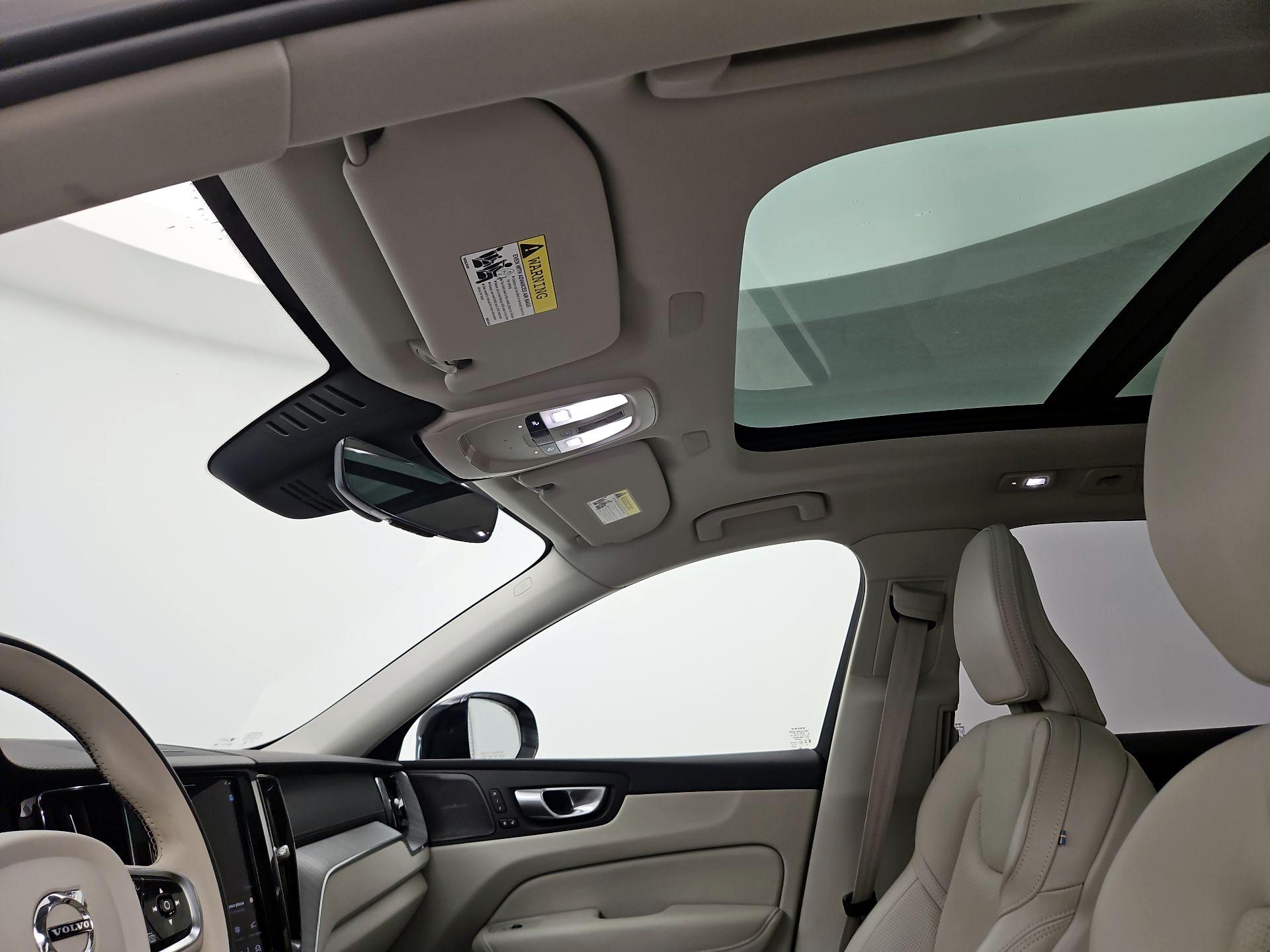 Thumbnail: 2024 Volvo XC60 - 20